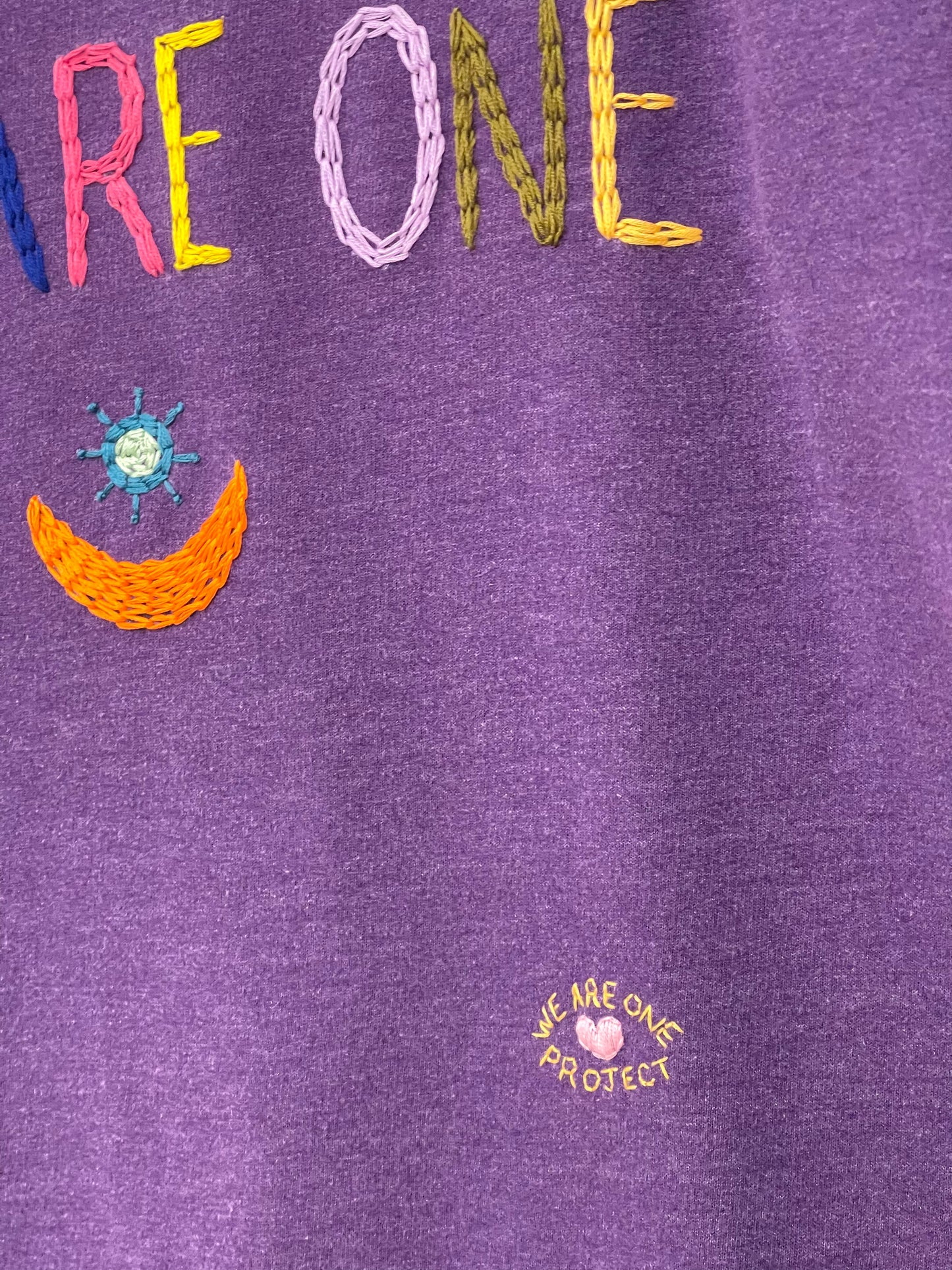 Sweat Vintage Brodé Mantra « WE ARE ONE » bis XL
