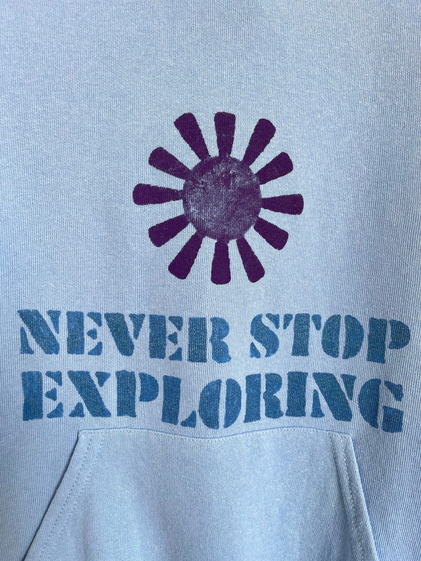 Hoodie Vintage M « Never stop exploring »