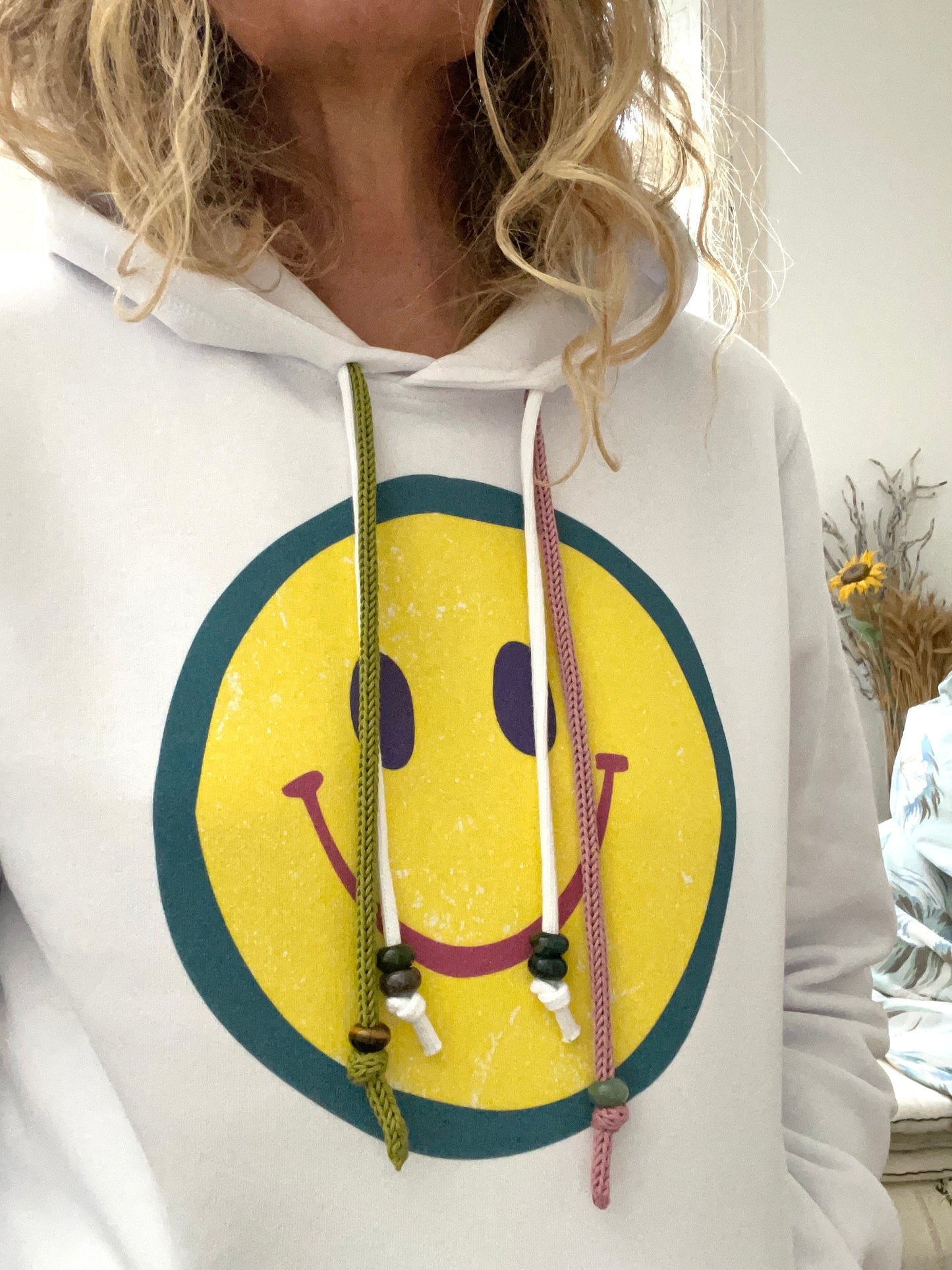 HOODIE blanc "Look On The Bright Side" grigri rose/vert