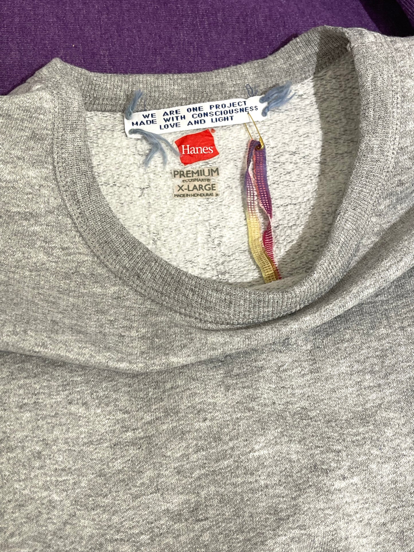 Sweat Vintage Brodé Mantra « WE ARE ONE » bis L/XL