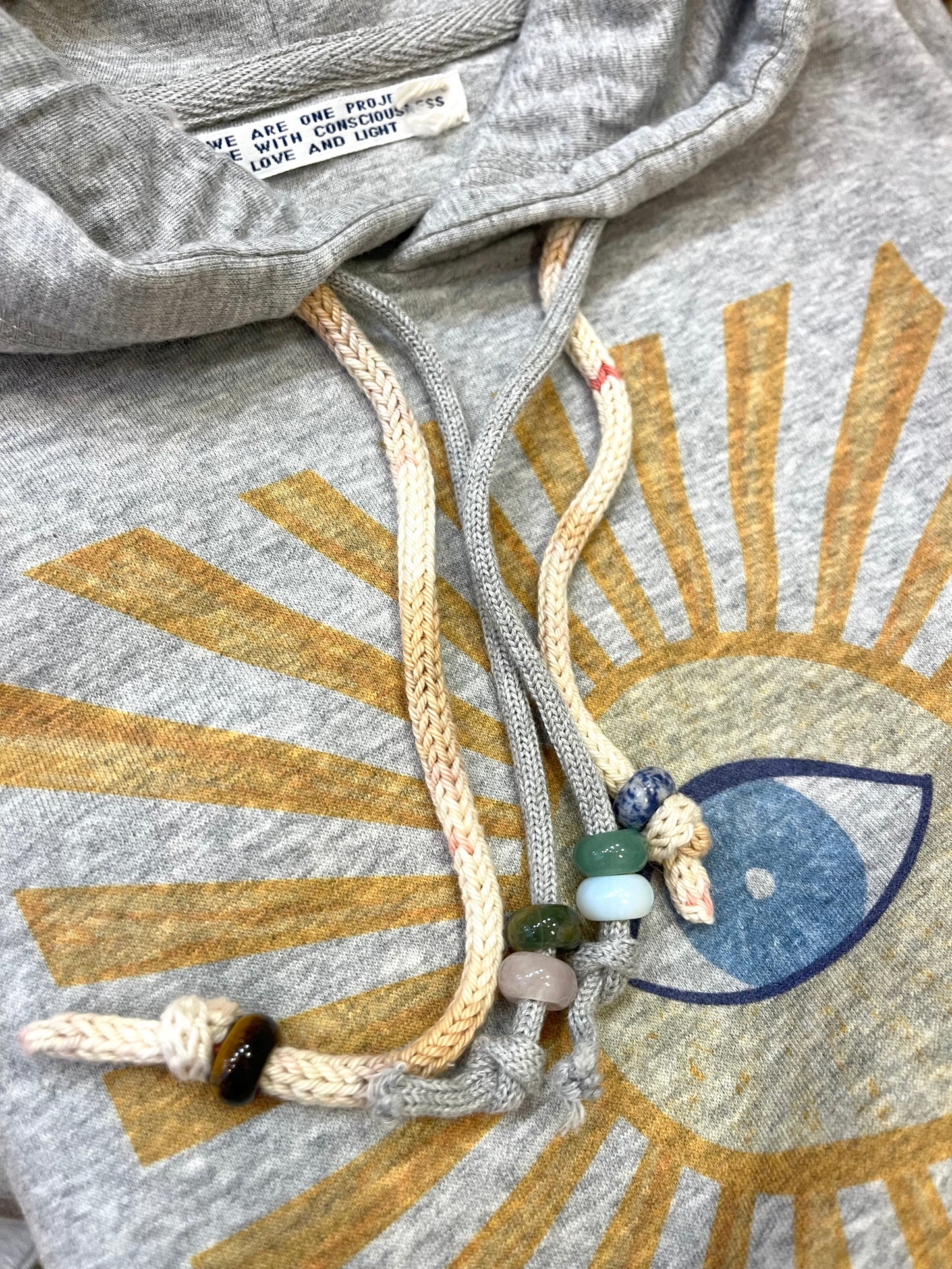 HOODIE gris "Trust Your Visions" grigri tiedye beige