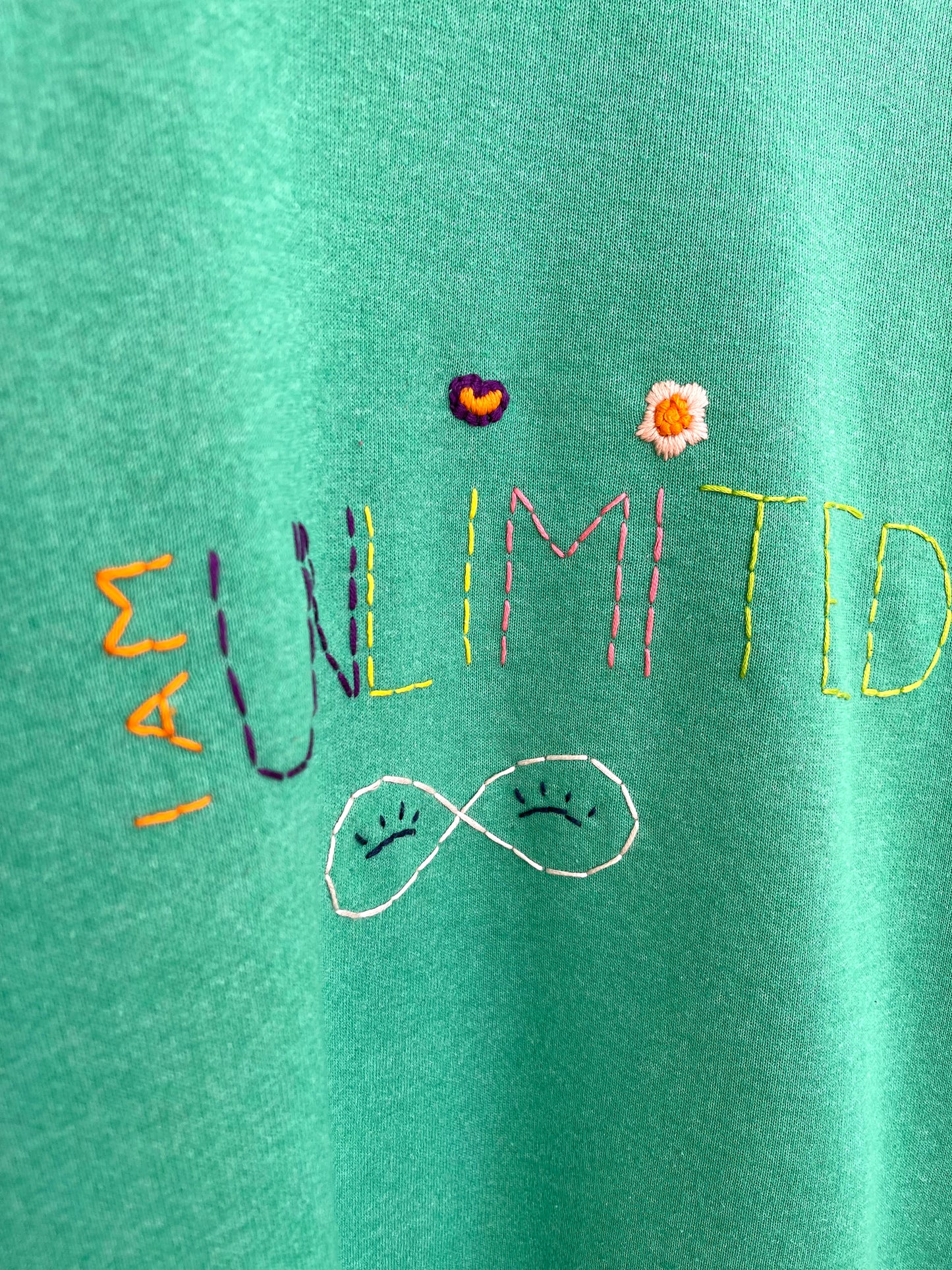 Sweat Vintage Brodé Mantra "I'mUnlimited" L/XL