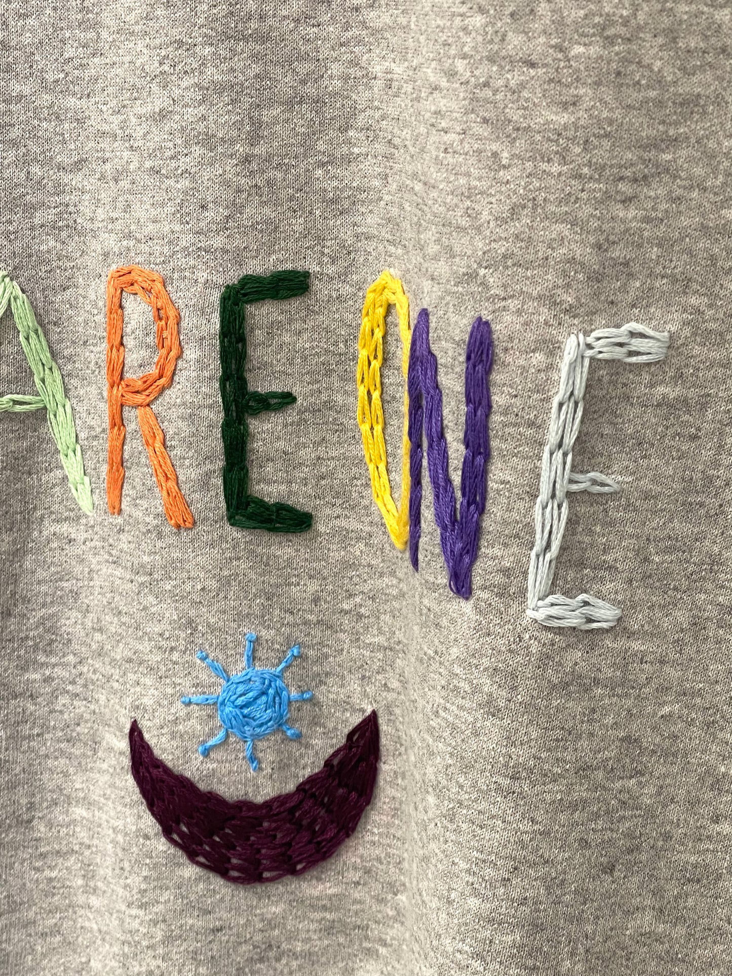 Sweat Vintage Brodé Mantra « WE ARE ONE » bis L/XL