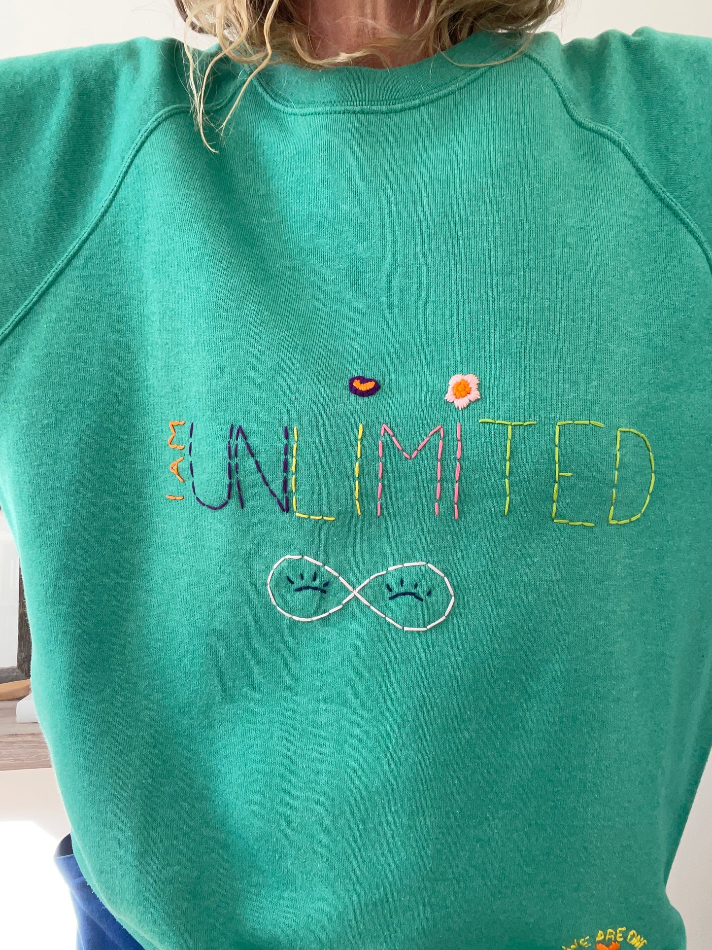 Sweat Vintage Brodé Mantra "I'mUnlimited" L/XL