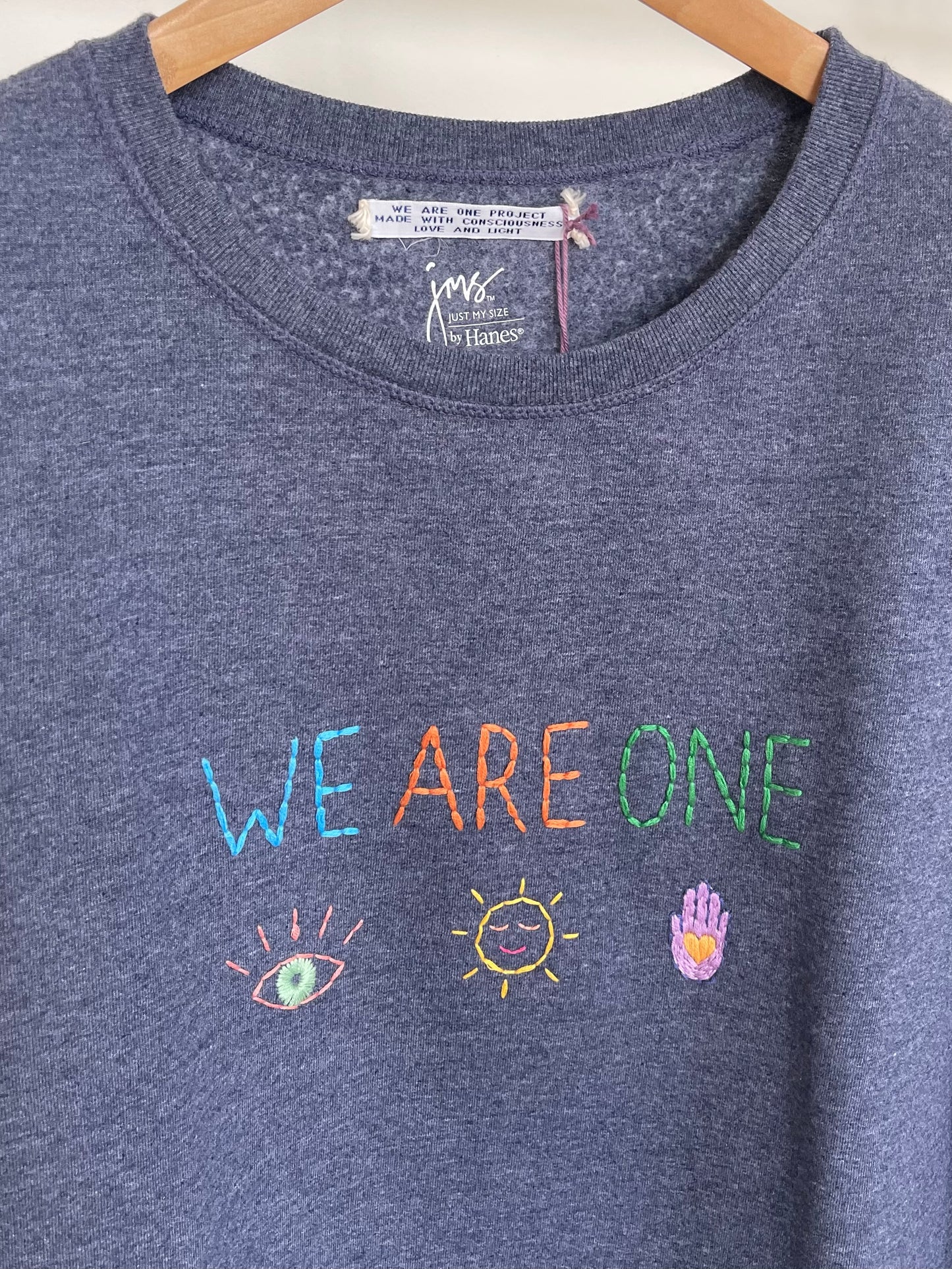 Sweat Vintage Brodé Mantra "WeAreOne"