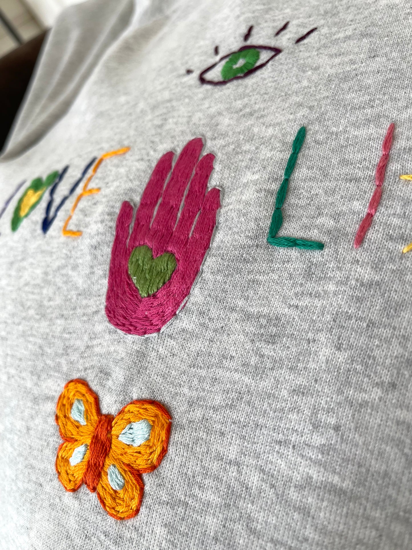 Sweat Vintage Brodé Mantra "Love&Light"