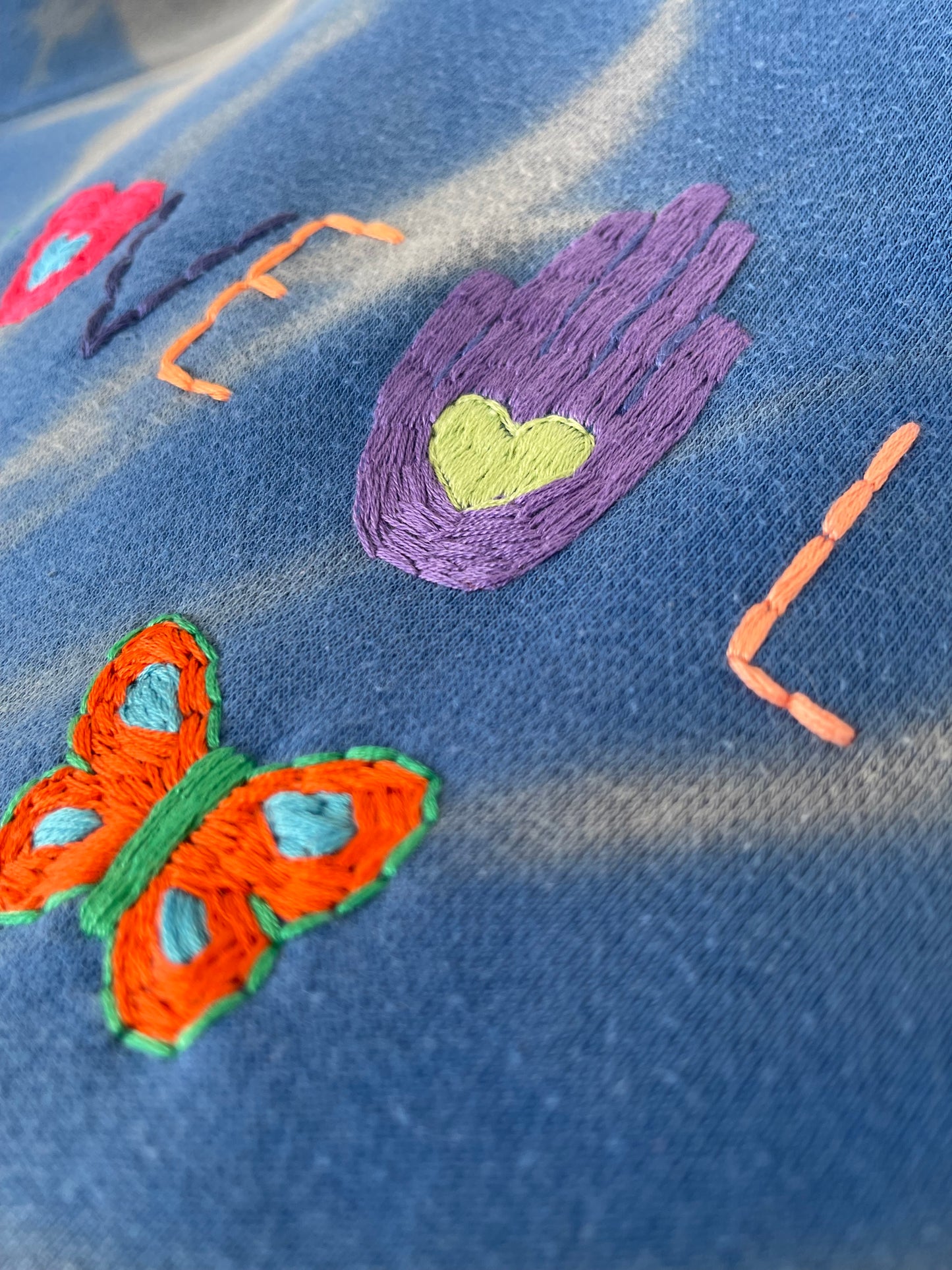 Sweat Vintage Brodé Mantra "Love&Light"