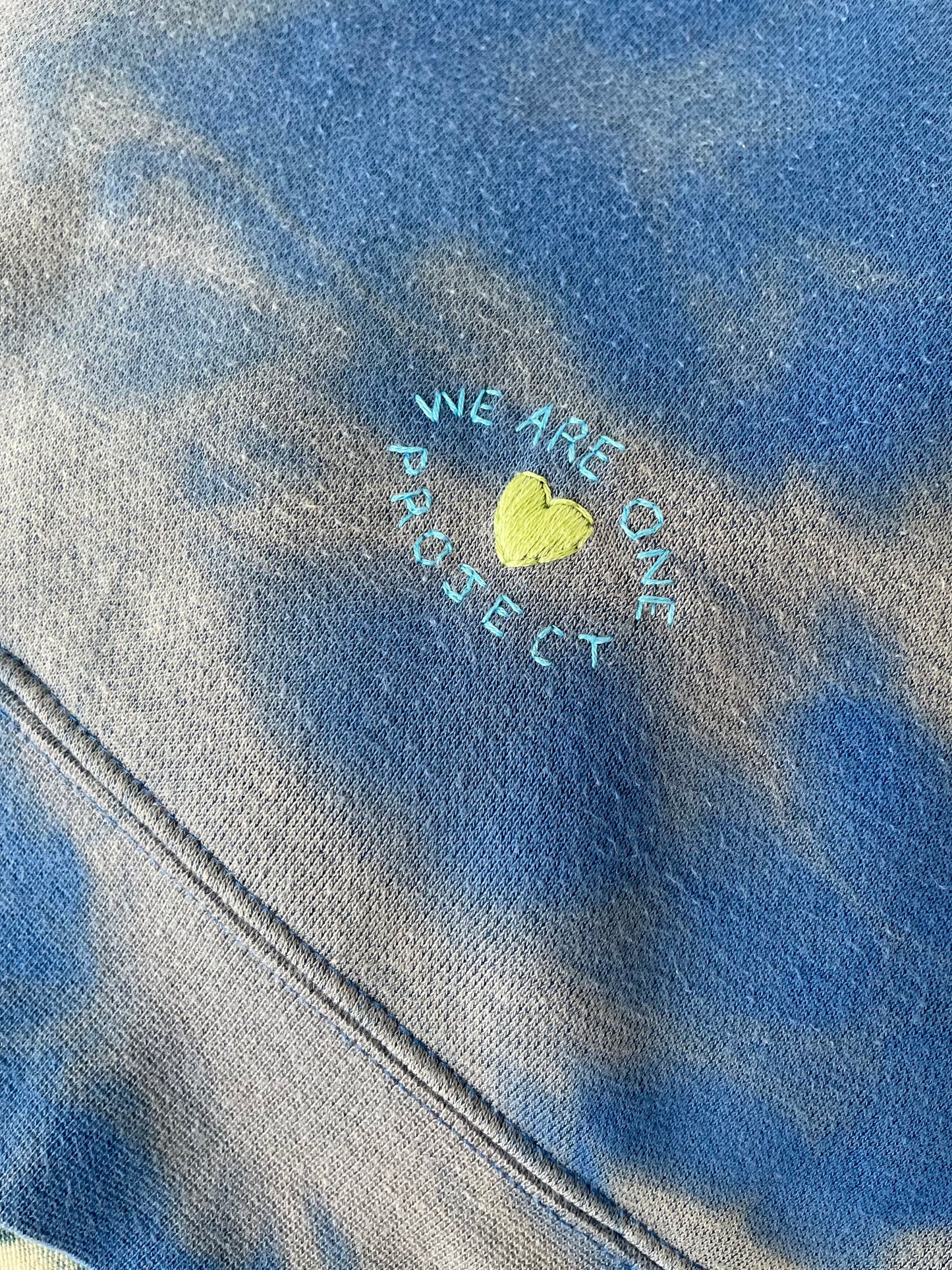 Sweat Vintage Brodé Mantra "Love&Light"