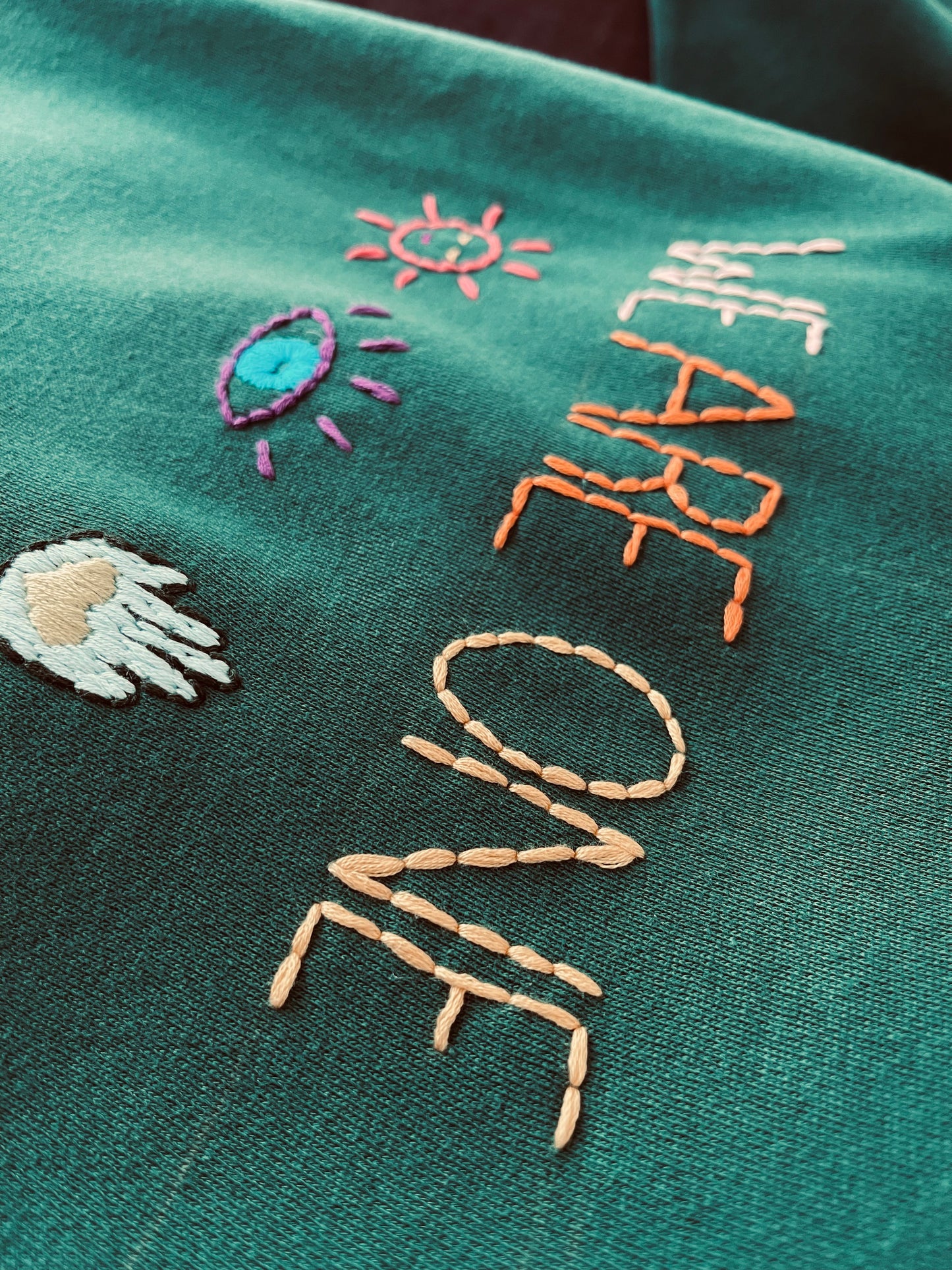 Sweat Vintage Brodé Mantra "WeAreOne"