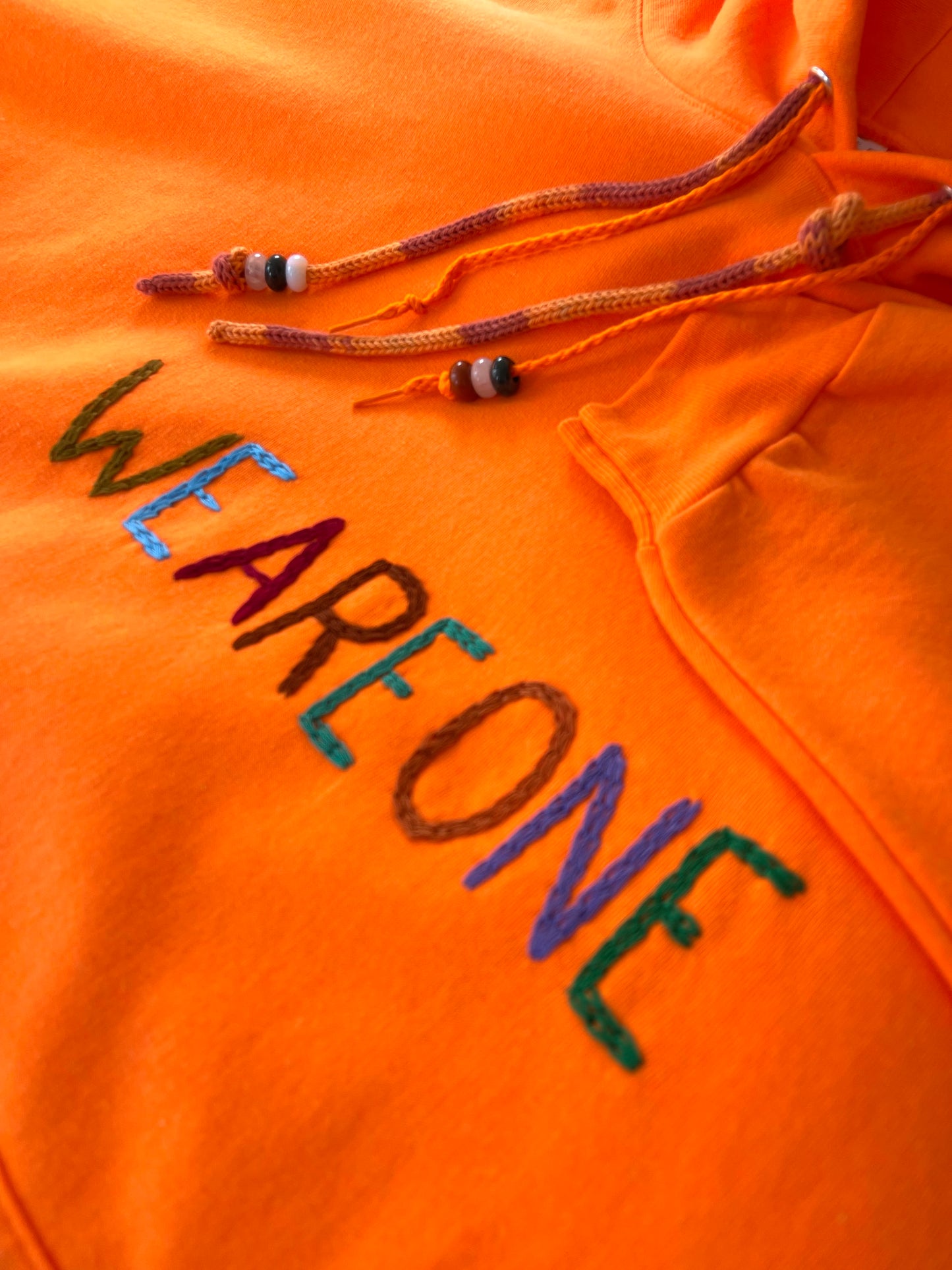 Hoodie Vintage Brodé Mantra "WeAreOne" Oversize