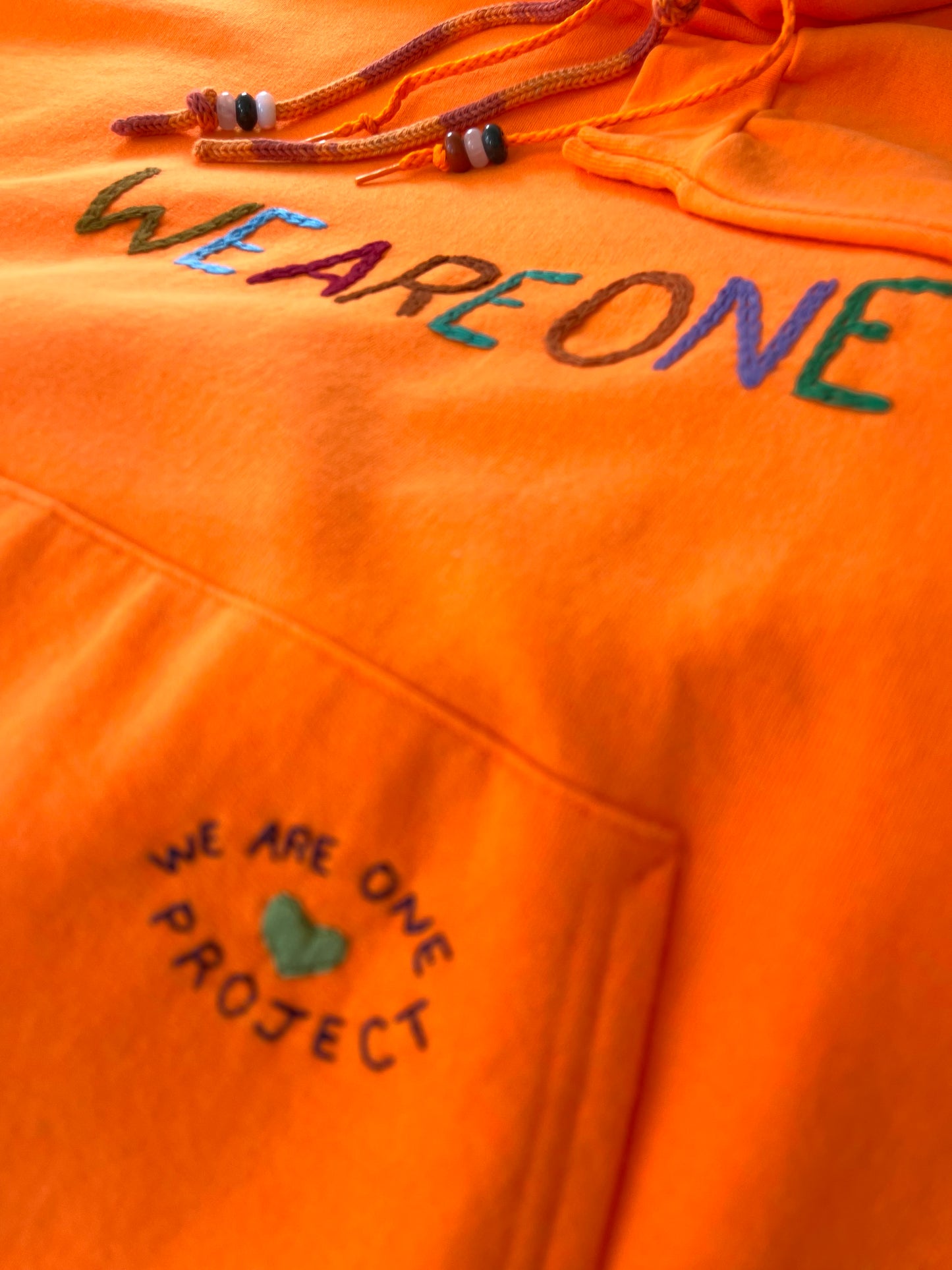 Hoodie Vintage Brodé Mantra "WeAreOne" Oversize