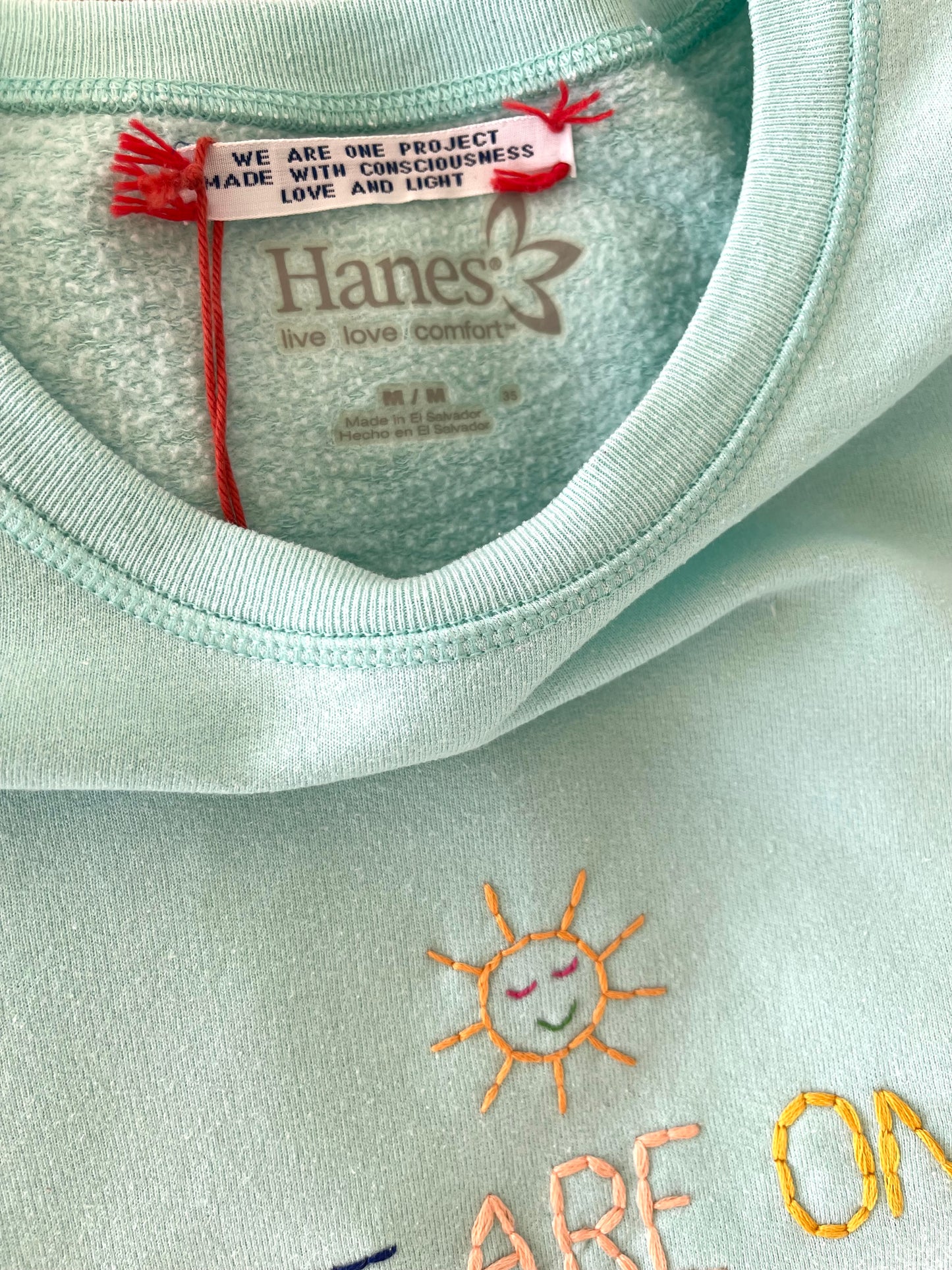 Sweat Vintage Brodé Mantra "WeAreOne"