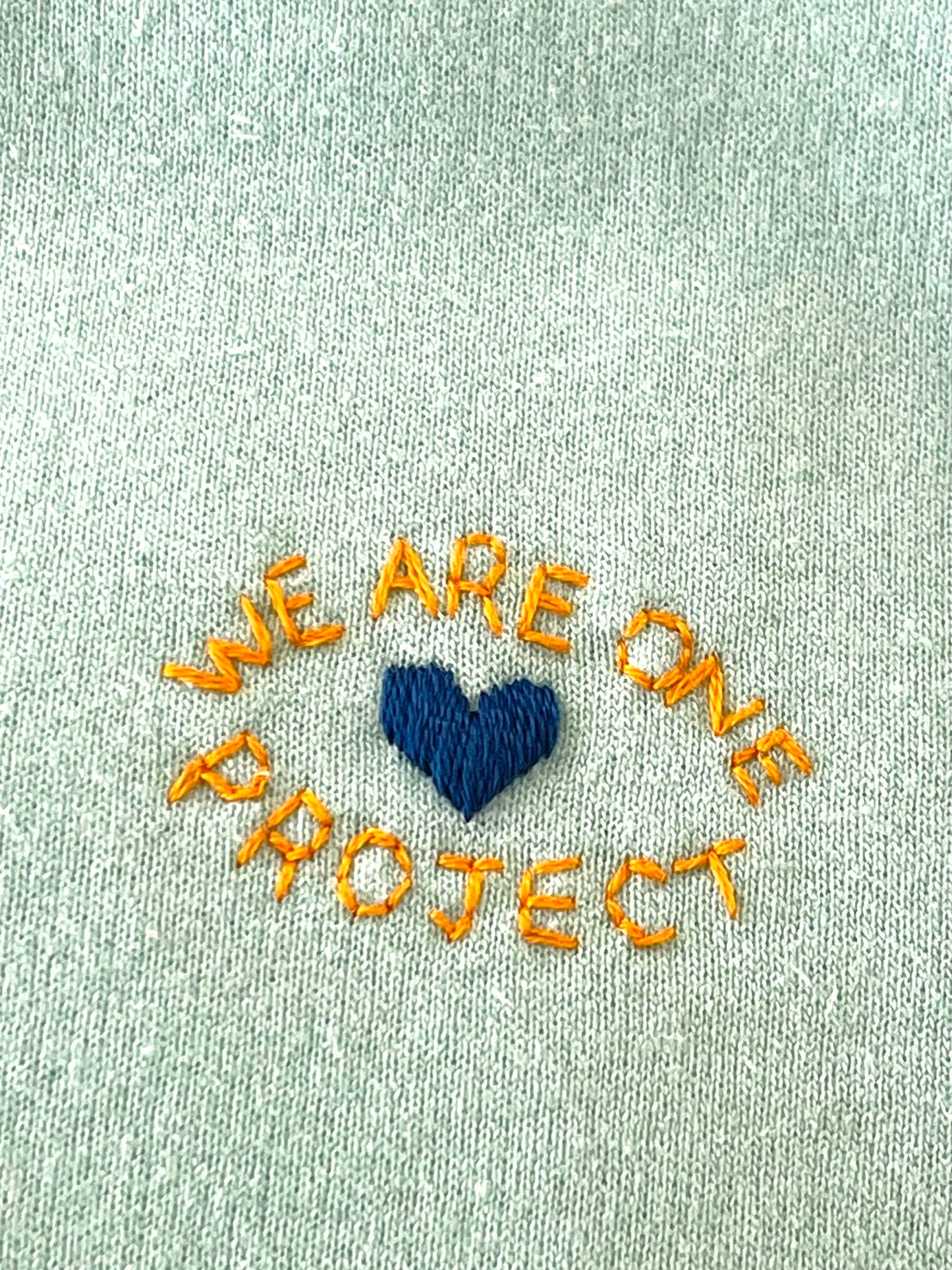 Sweat Vintage Brodé Mantra "WeAreOne"