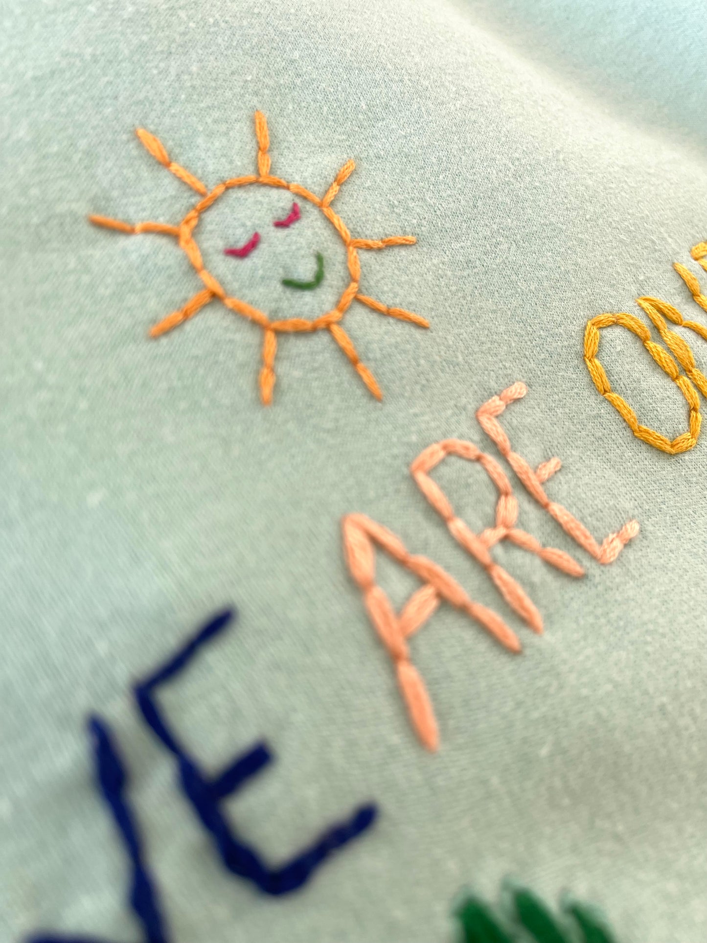 Sweat Vintage Brodé Mantra "WeAreOne"