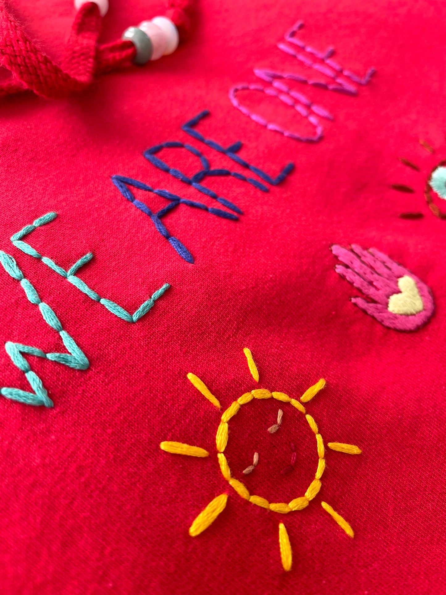Hoodie Vintage Brodé Mantra "WeAreOne"