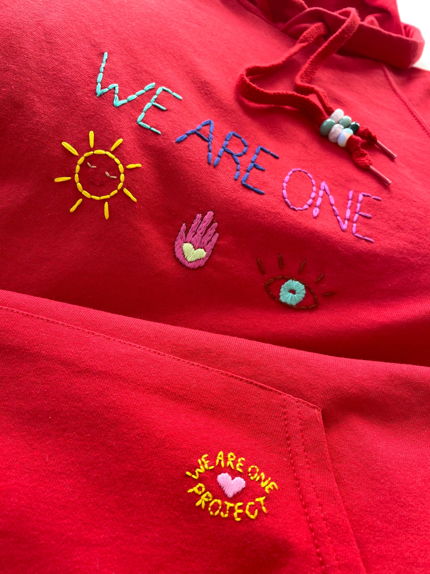 Hoodie Vintage Brodé Mantra "WeAreOne"