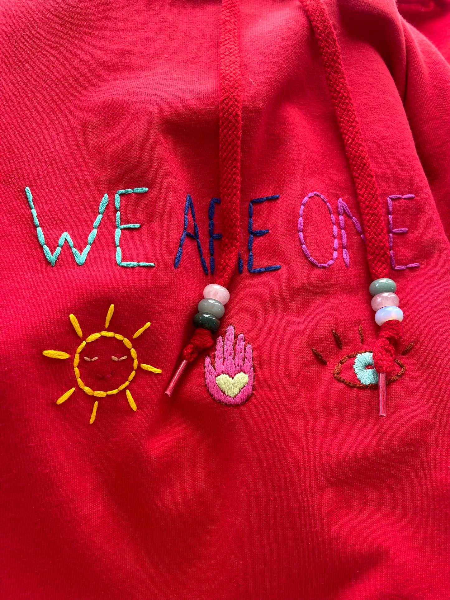 Hoodie Vintage Brodé Mantra "WeAreOne"