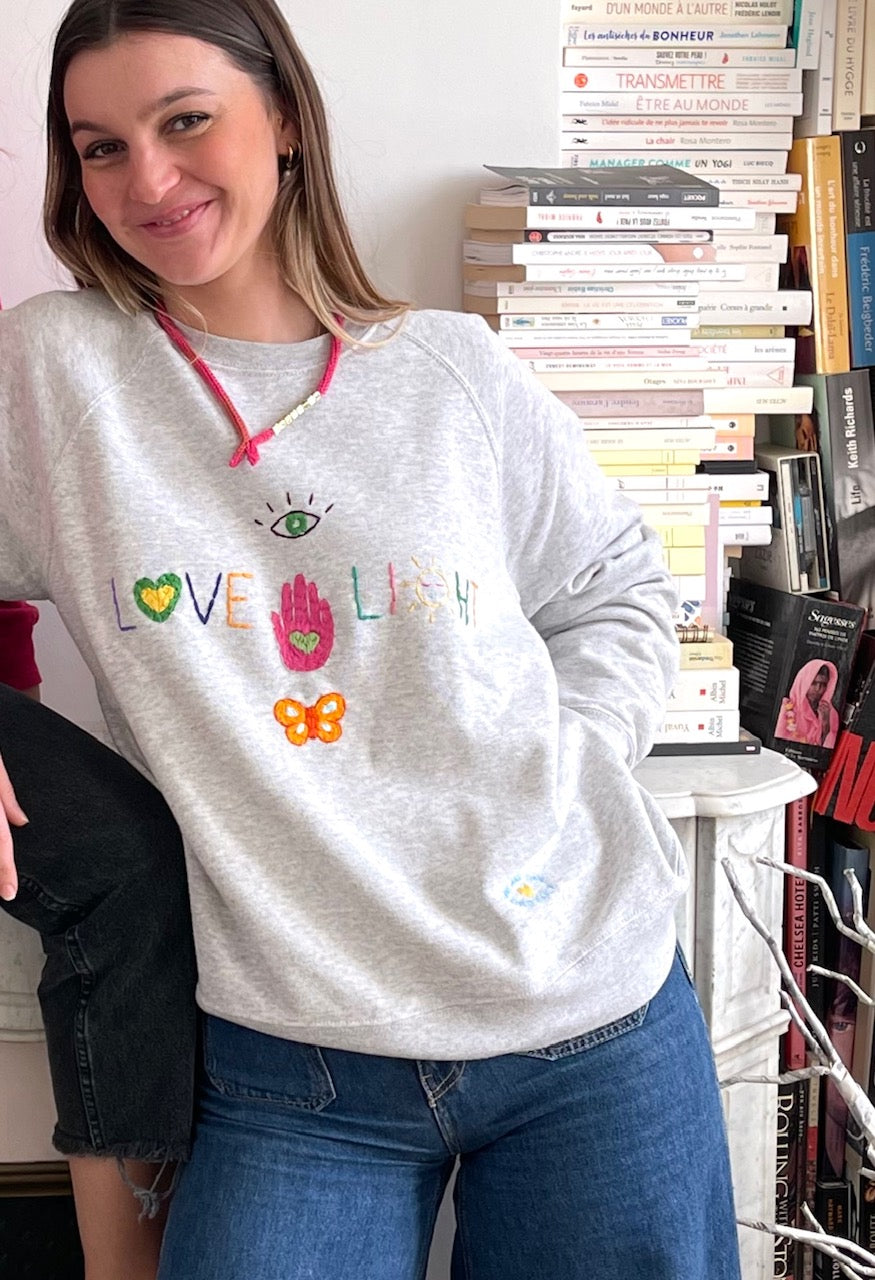 Sweat Vintage Brodé Mantra "Love&Light"