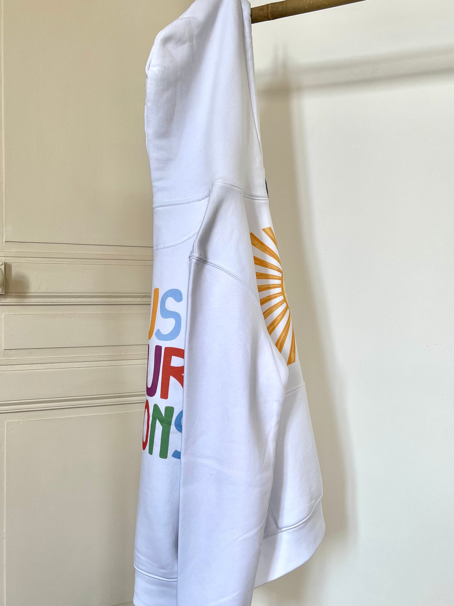 HOODIE blanc "Trust Your Visions" N°9