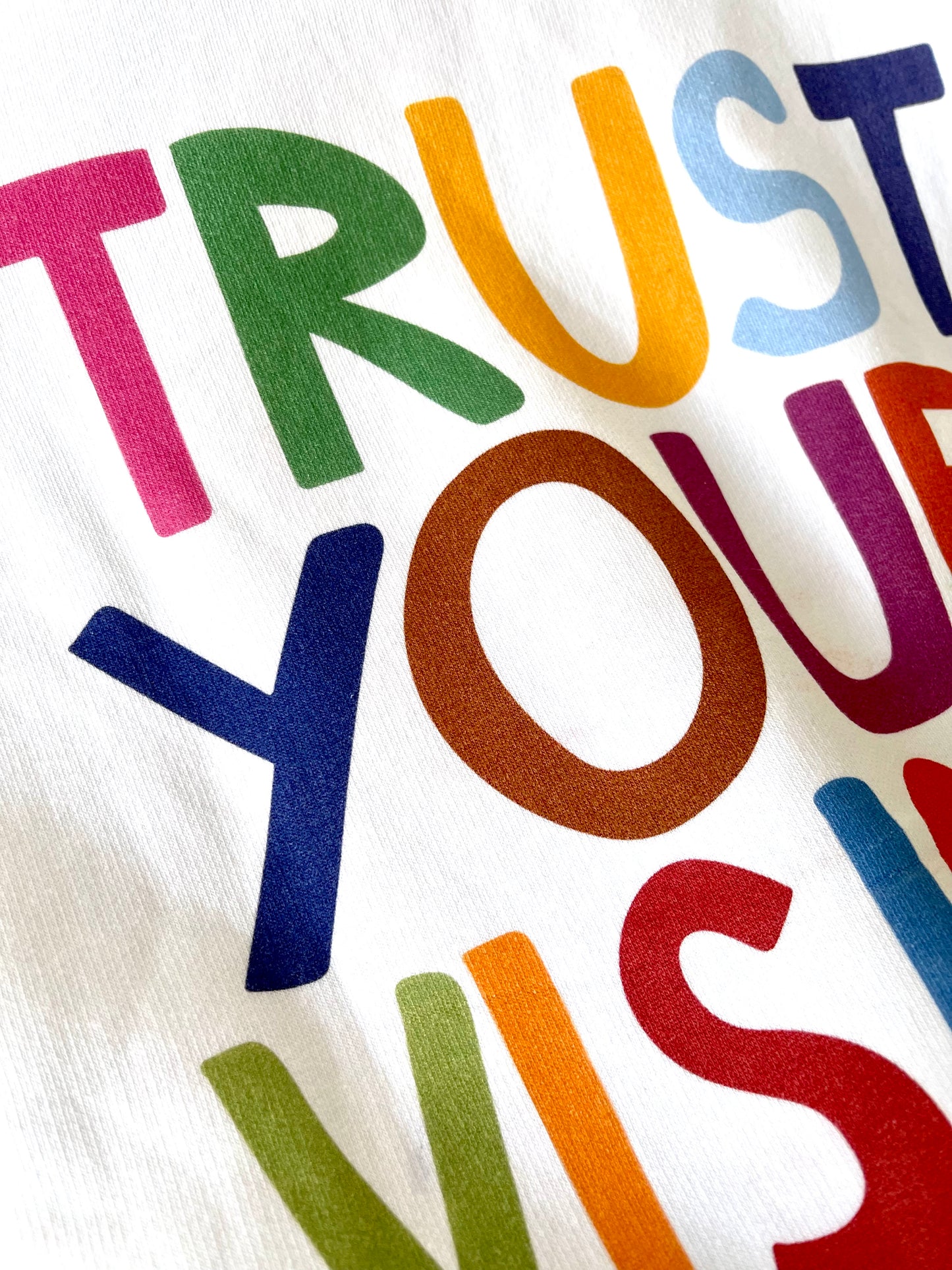 HOODIE blanc "Trust Your Visions" N°9