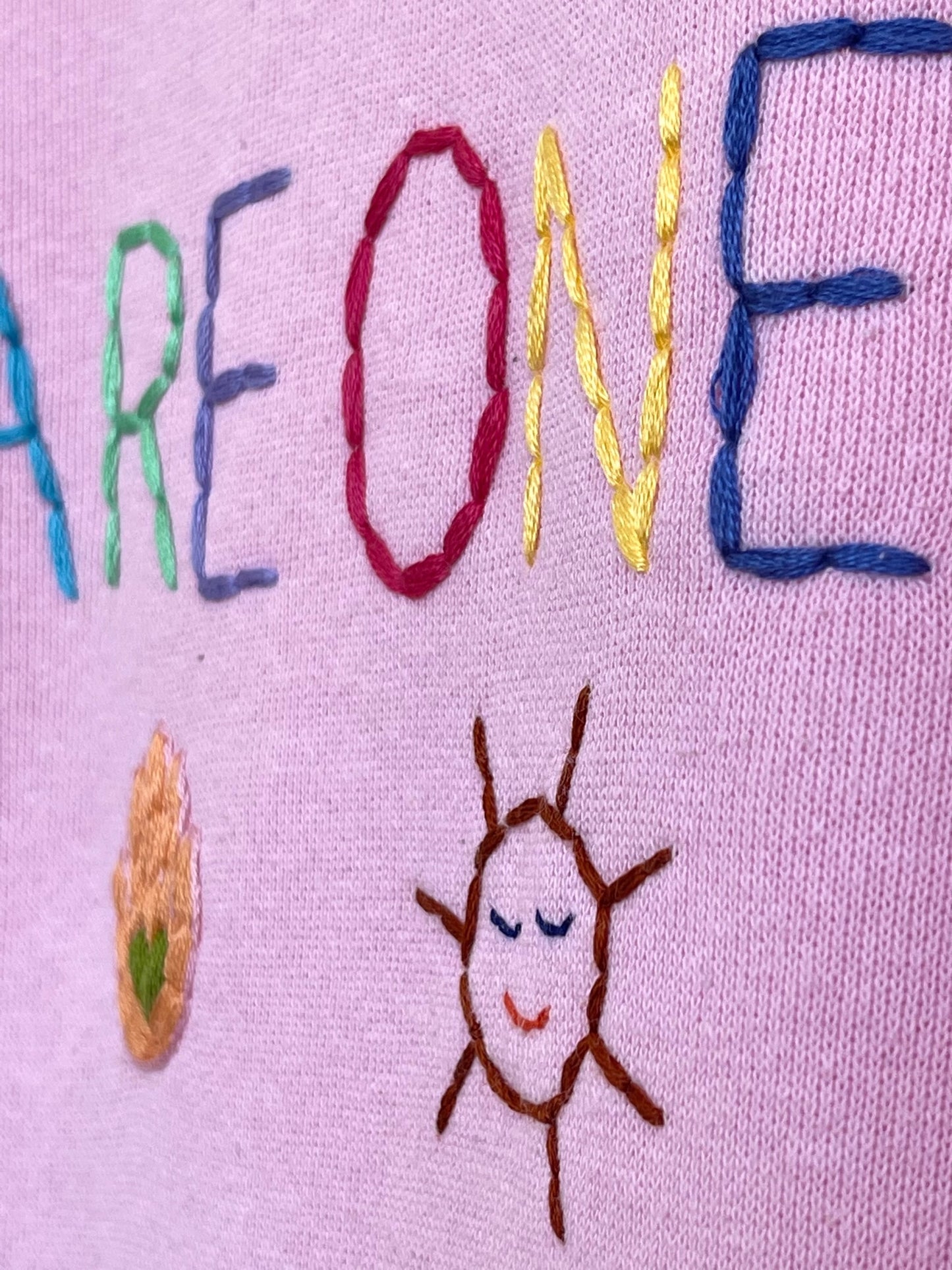 Hoodie Vintage Brodé Mantra "WeAreOne" L
