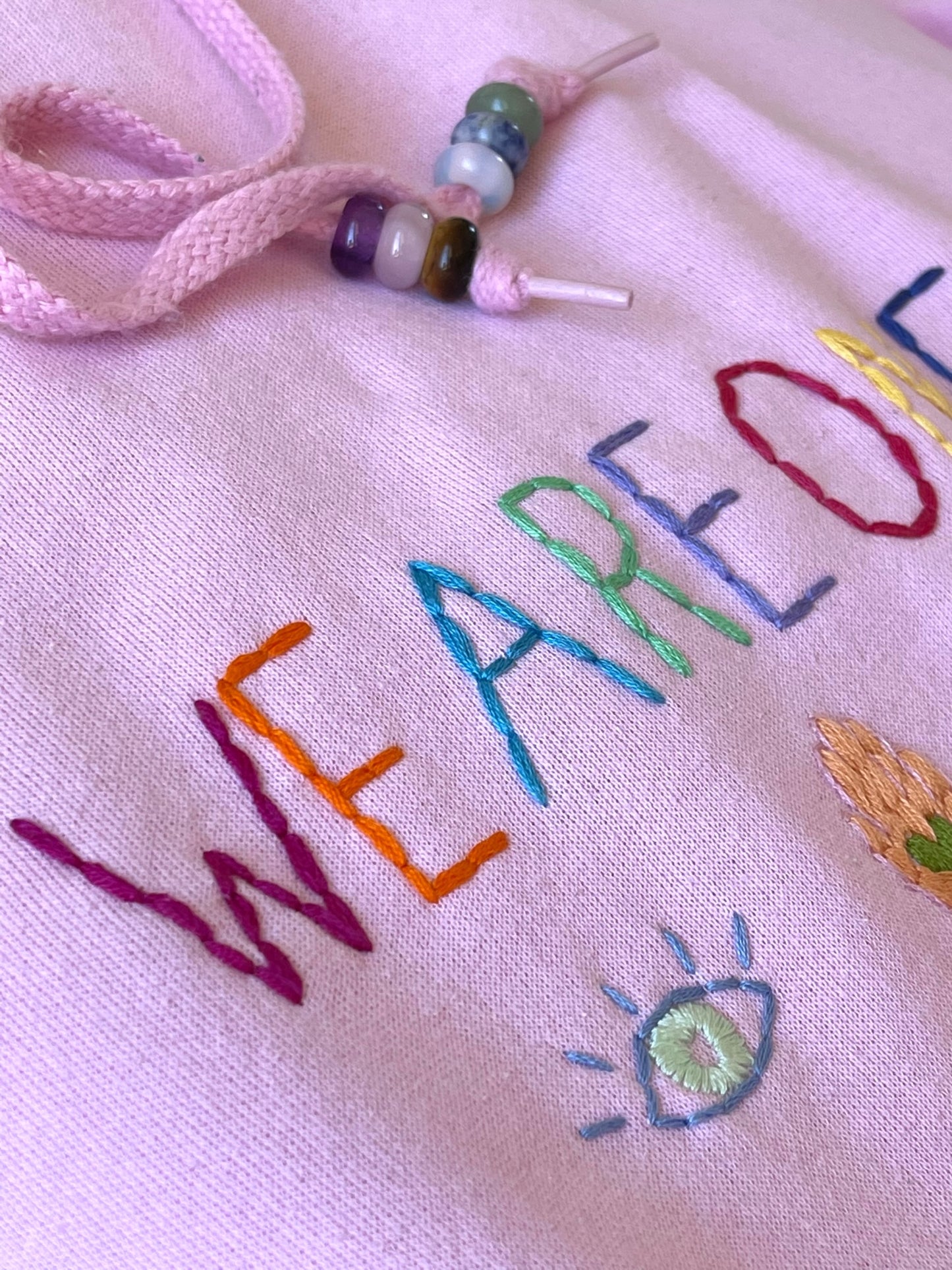 Hoodie Vintage Brodé Mantra "WeAreOne" L