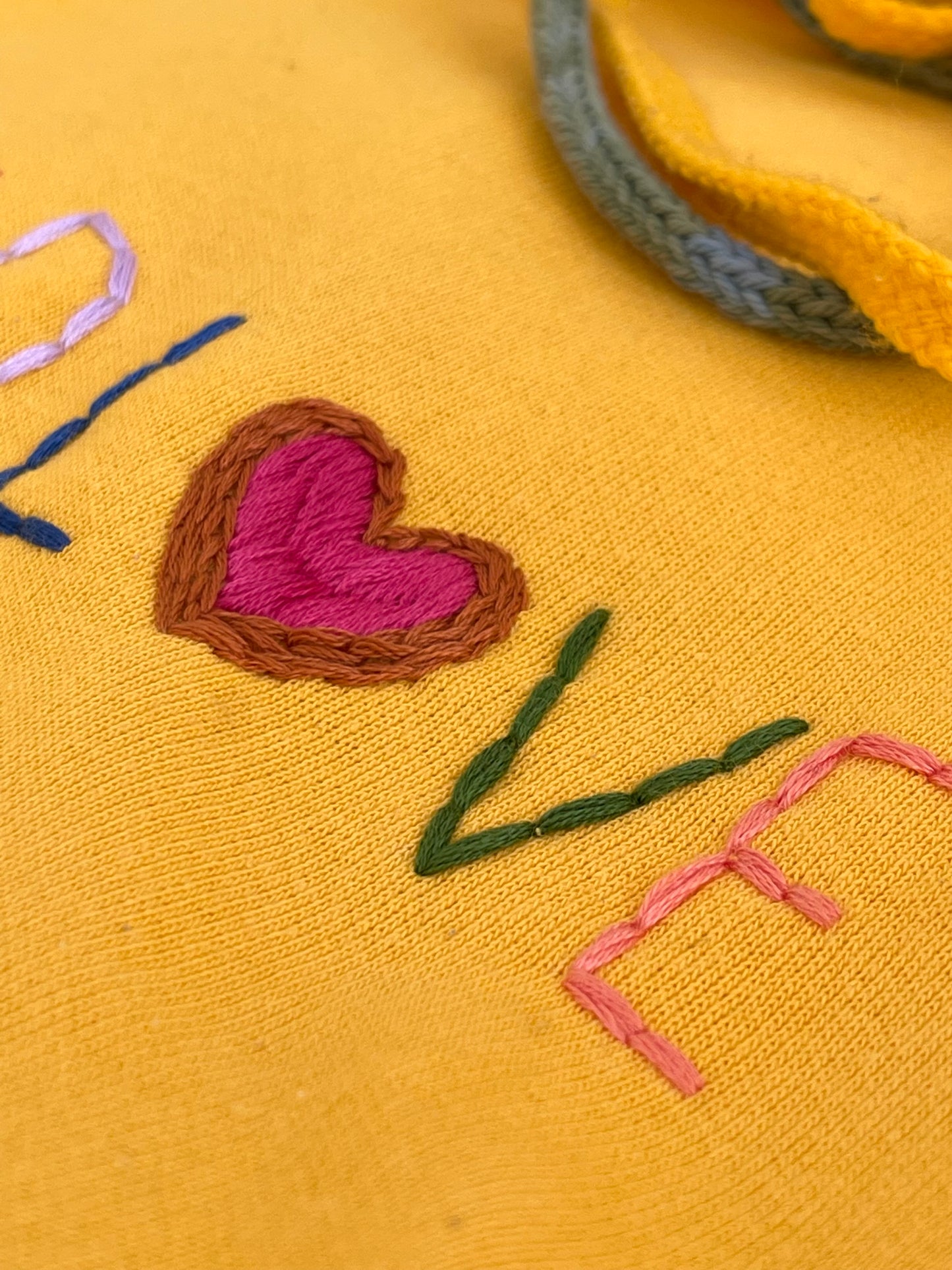 Hoodie Vintage Brodé Mantra "Spread Love" M