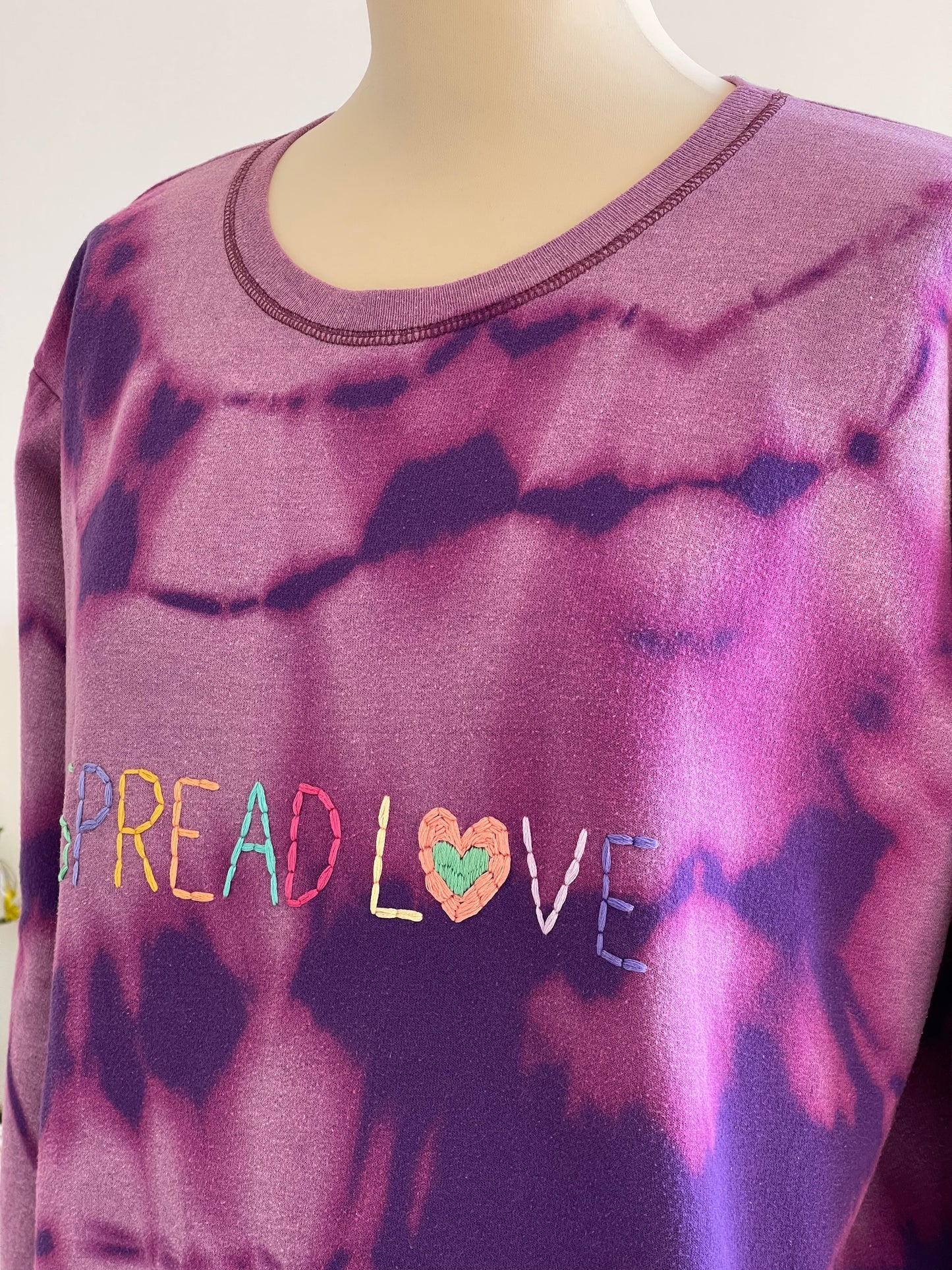 Sweat Vintage Brodé Mantra "Spread Love"