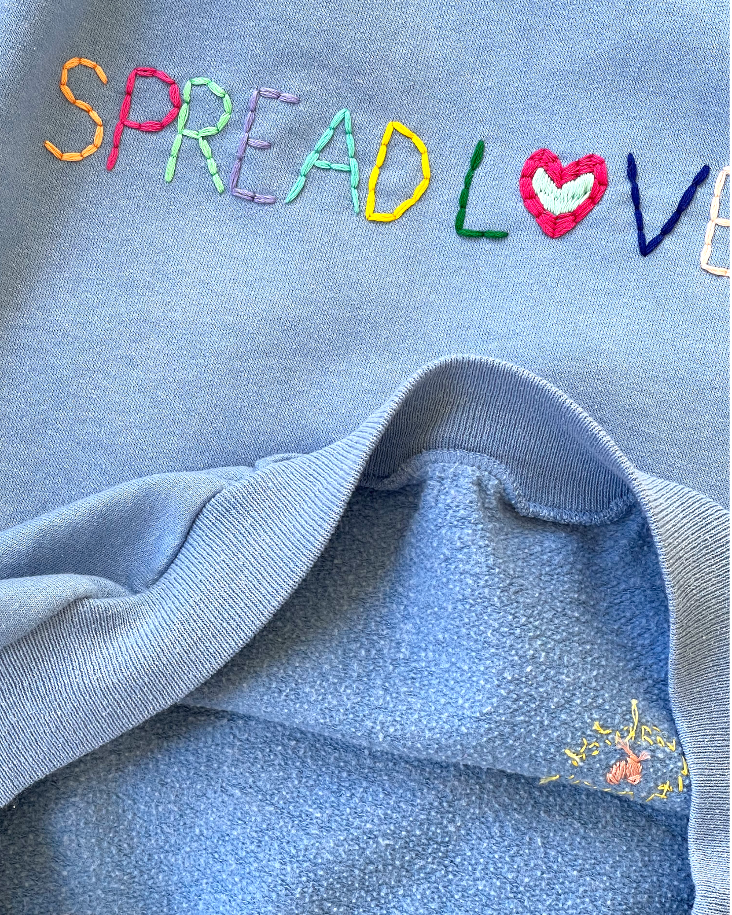 Sweat Vintage Brodé Mantra "Spread Love"