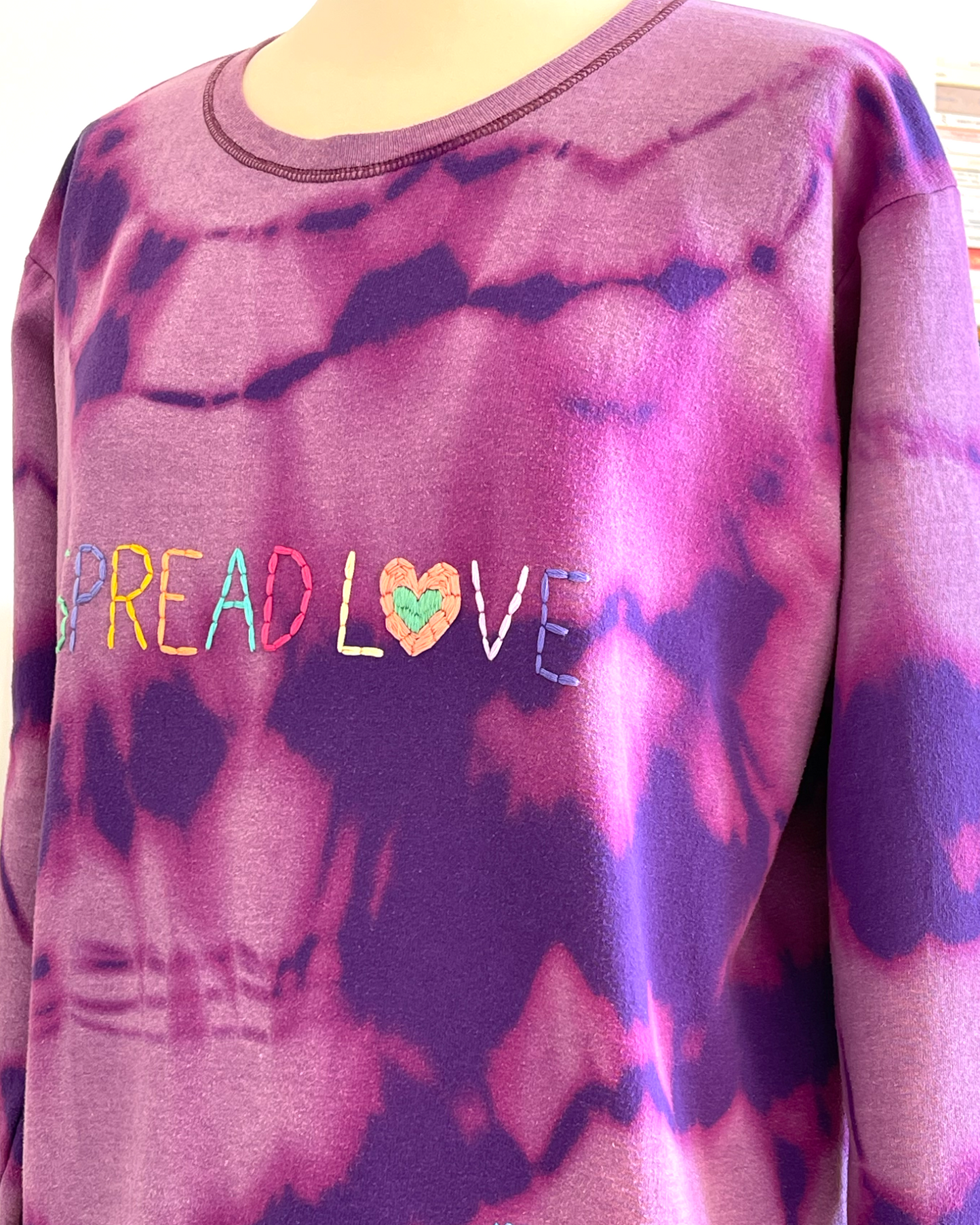 Sweat Vintage Brodé Mantra "Spread Love"