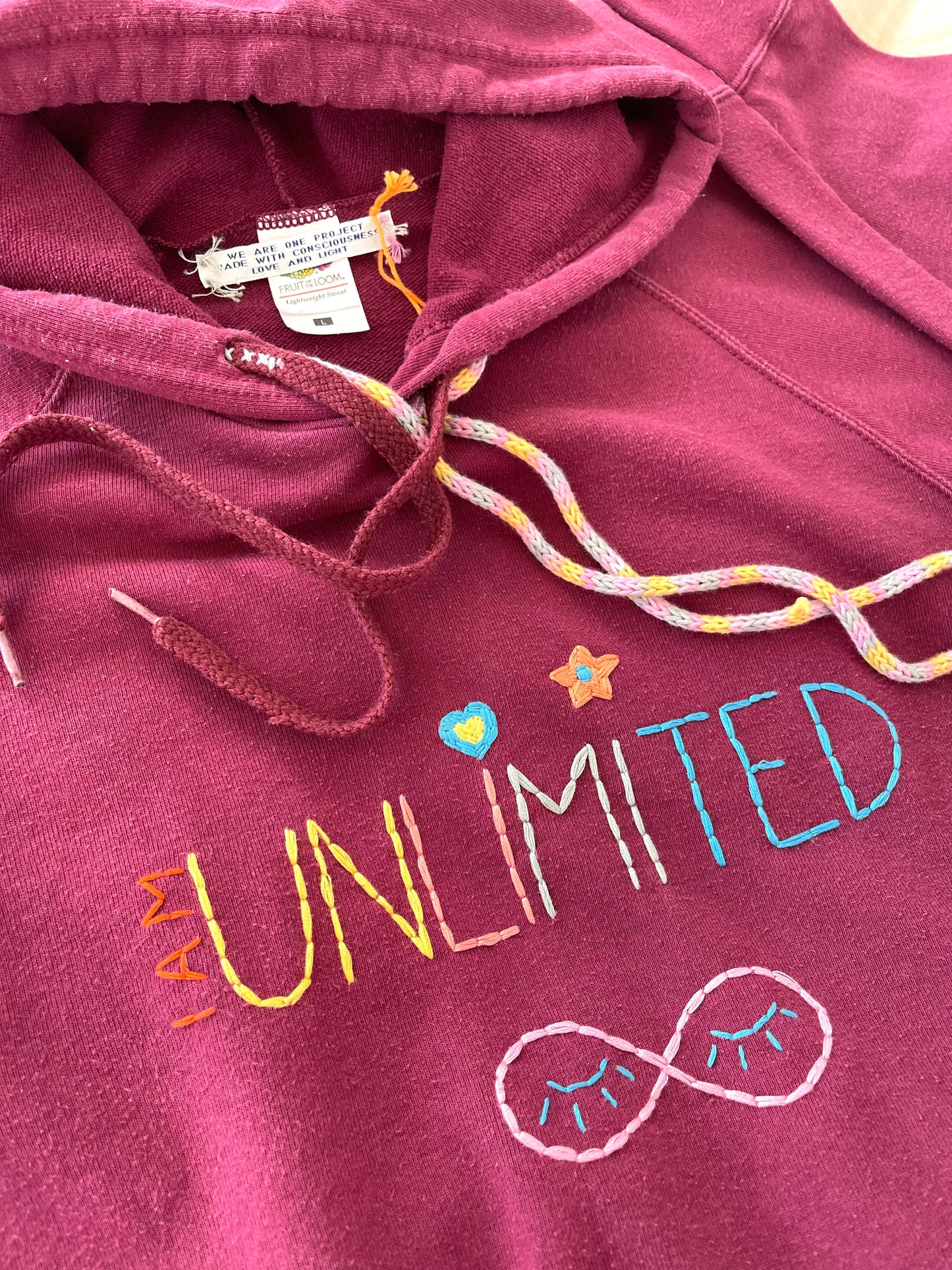 Hoodie Vintage Brodé Mantra "I'mUnlimited"&Grigri