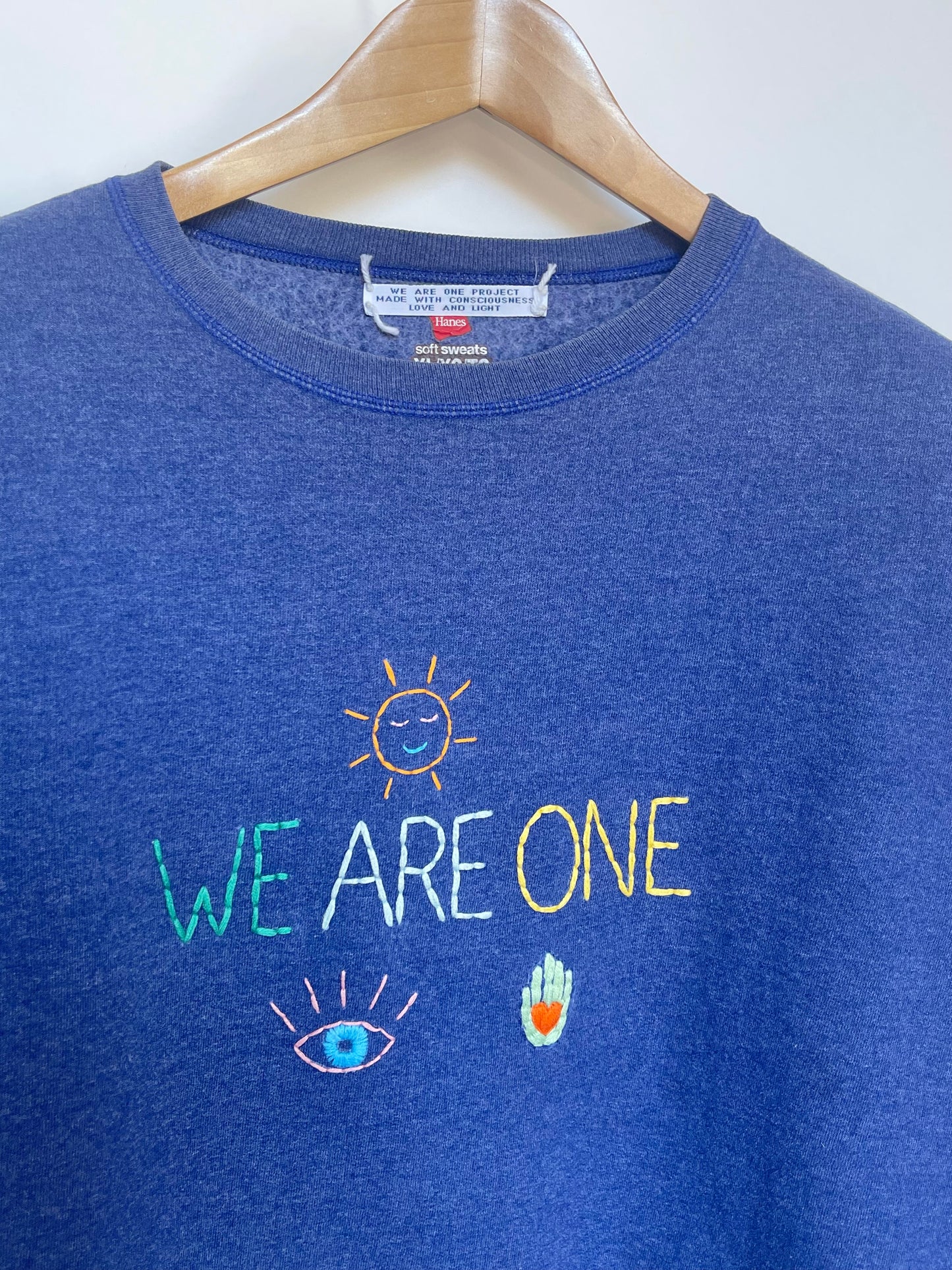 Sweat Vintage brodé Mantra M « We are one »