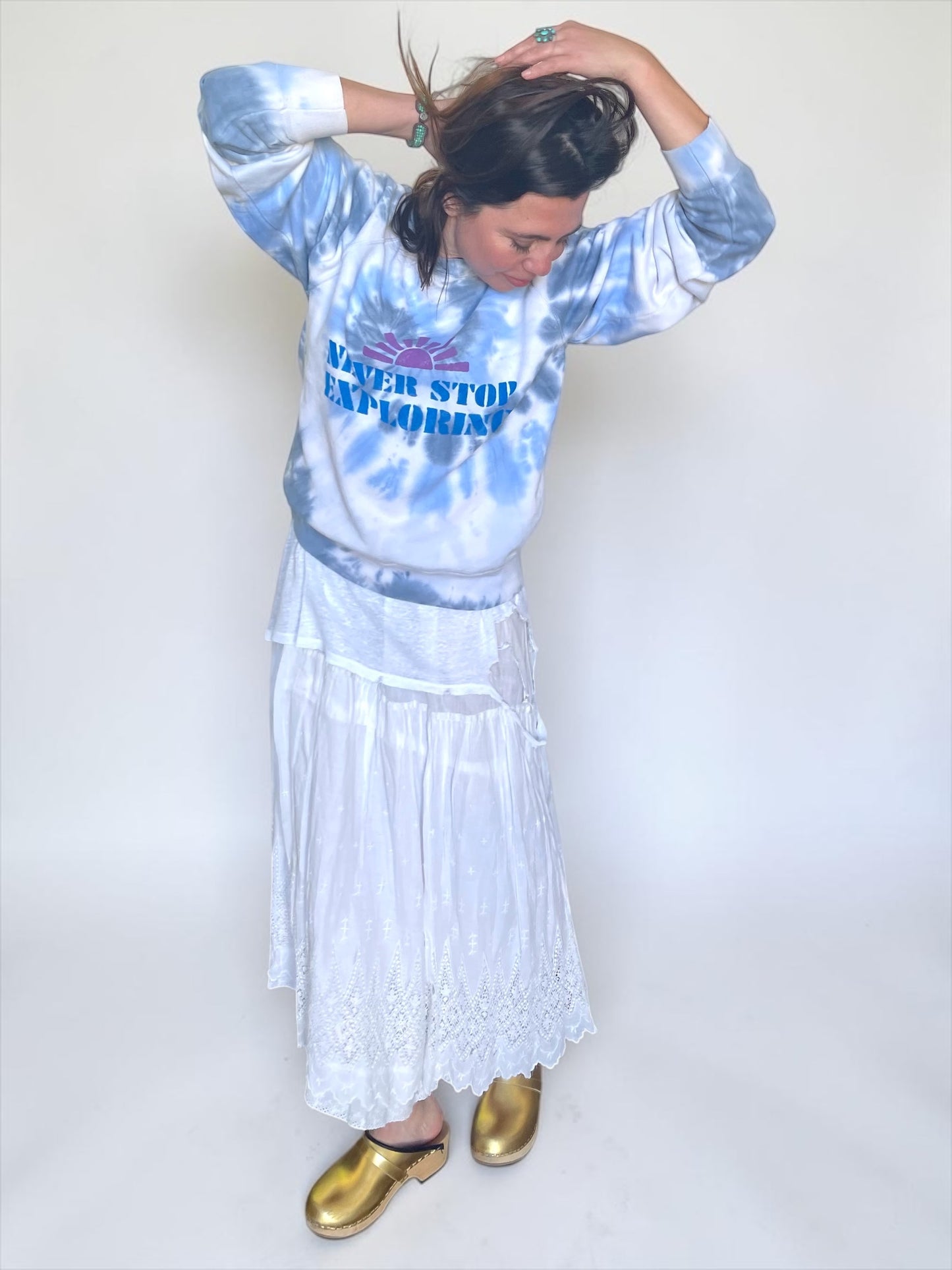 Sweat vintage M "Never stop exploring"