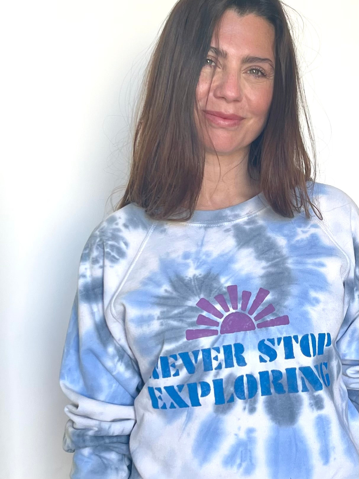 Sweat vintage M "Never stop exploring"