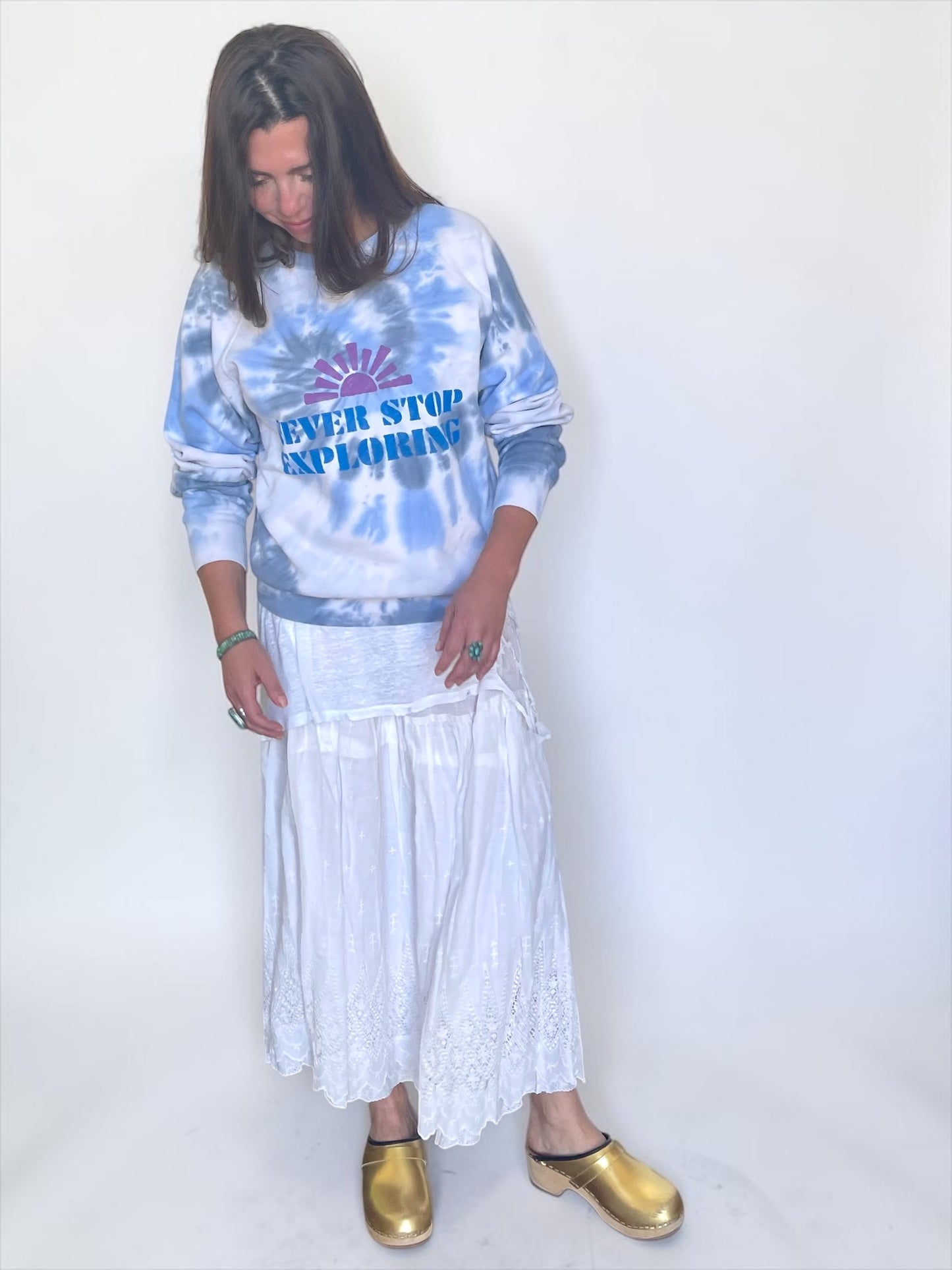 Sweat vintage M "Never stop exploring"