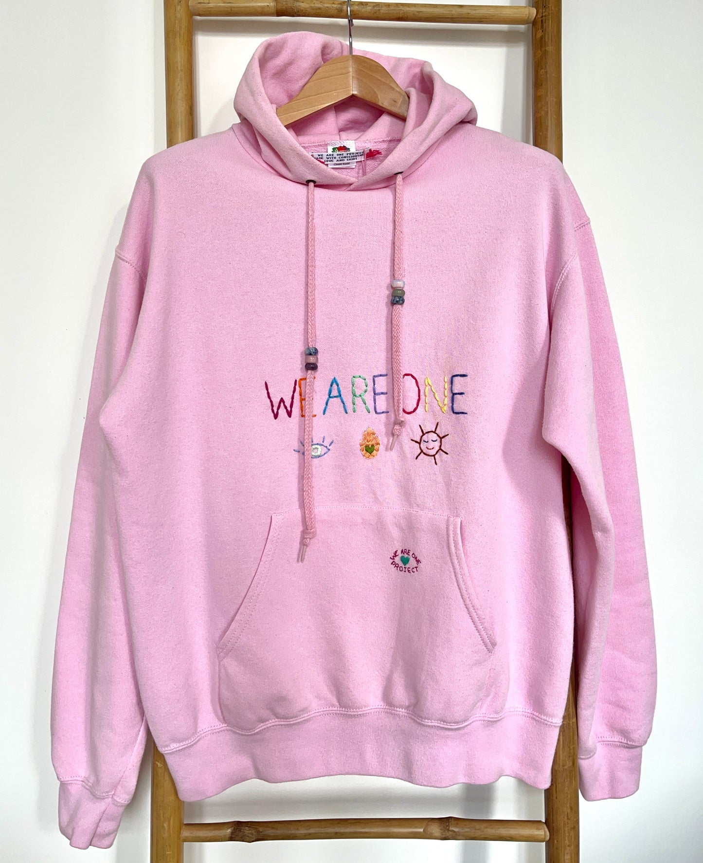 Hoodie Vintage Brodé Mantra "WeAreOne" L