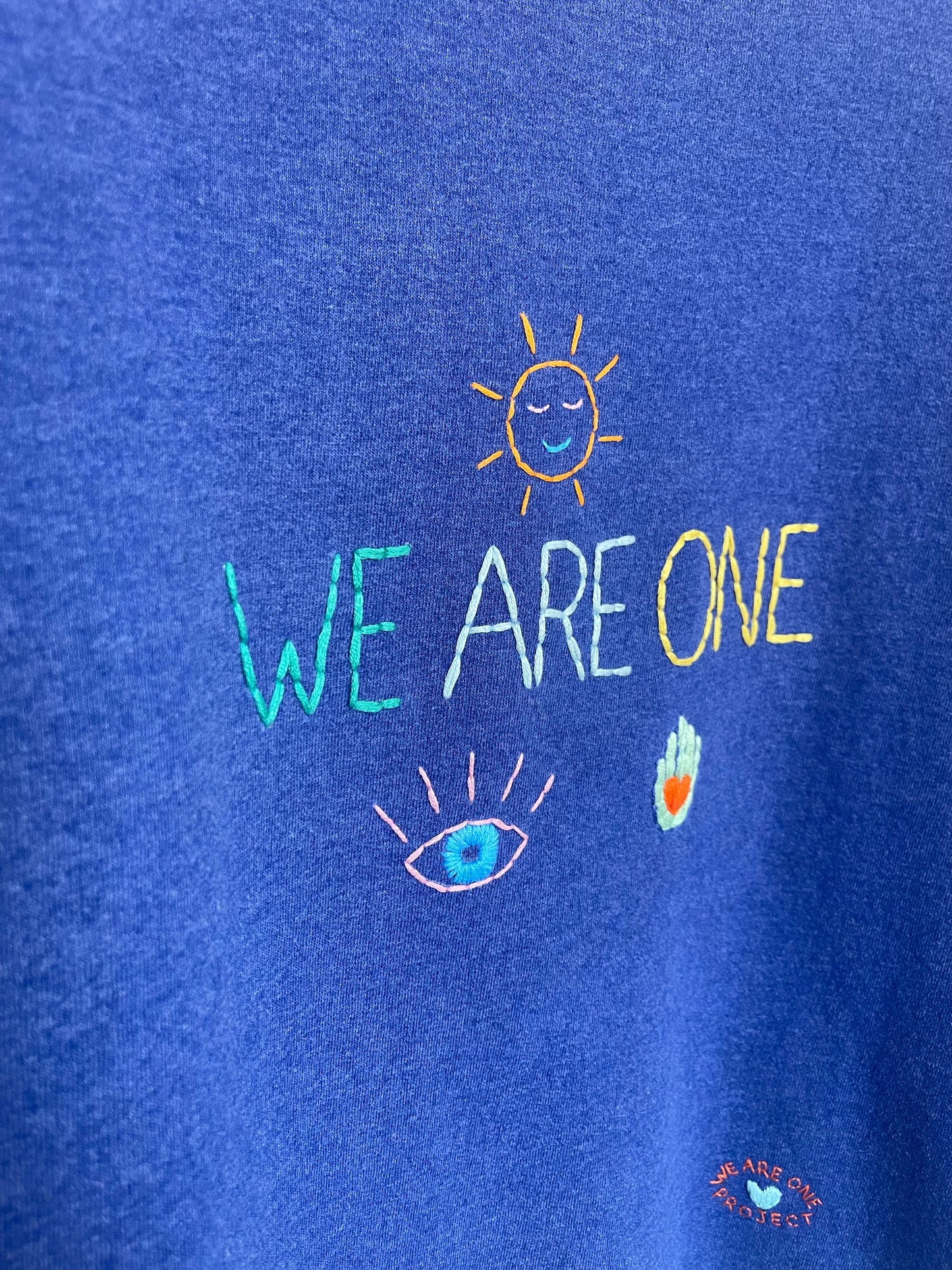 Sweat Vintage brodé Mantra M « We are one »