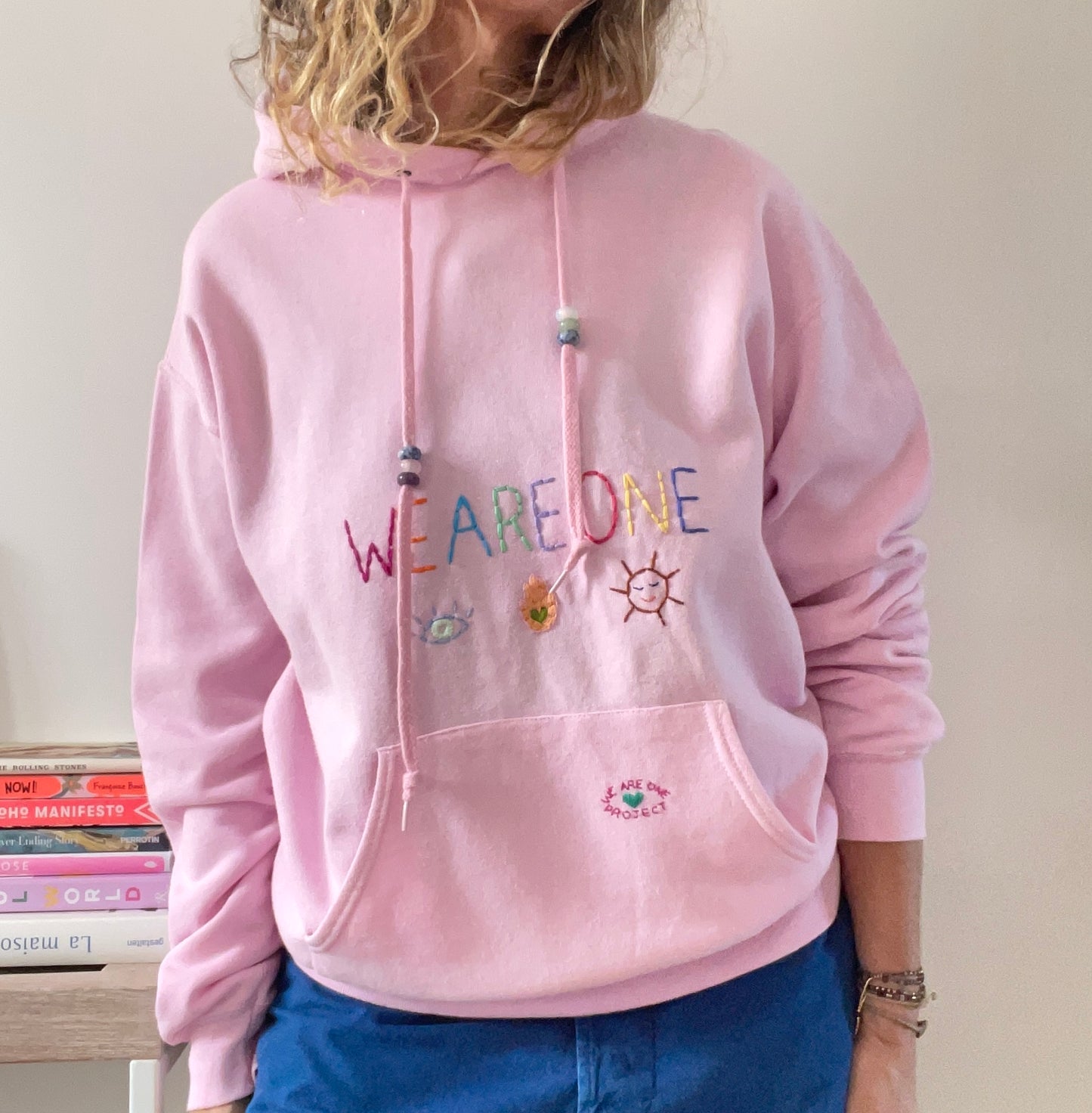 Hoodie Vintage Brodé Mantra "WeAreOne" L