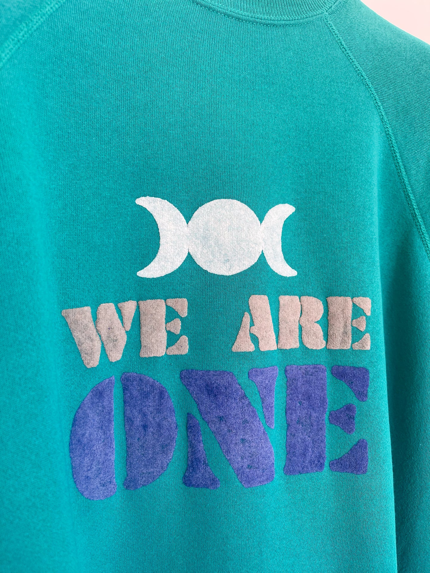 Sweat vintage L/XL "We are One"