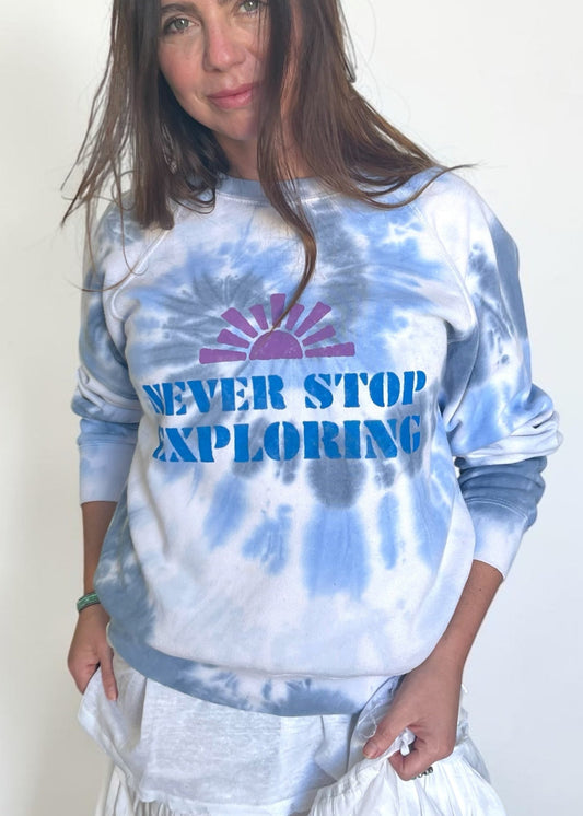 Sweat vintage M "Never stop exploring"