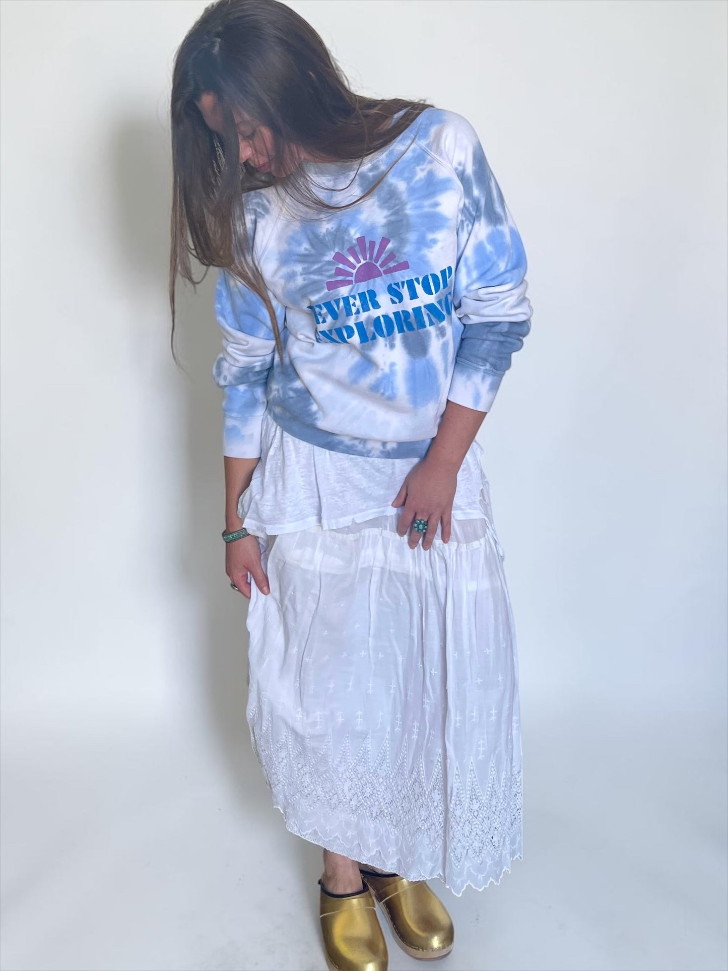 Sweat vintage M "Never stop exploring"