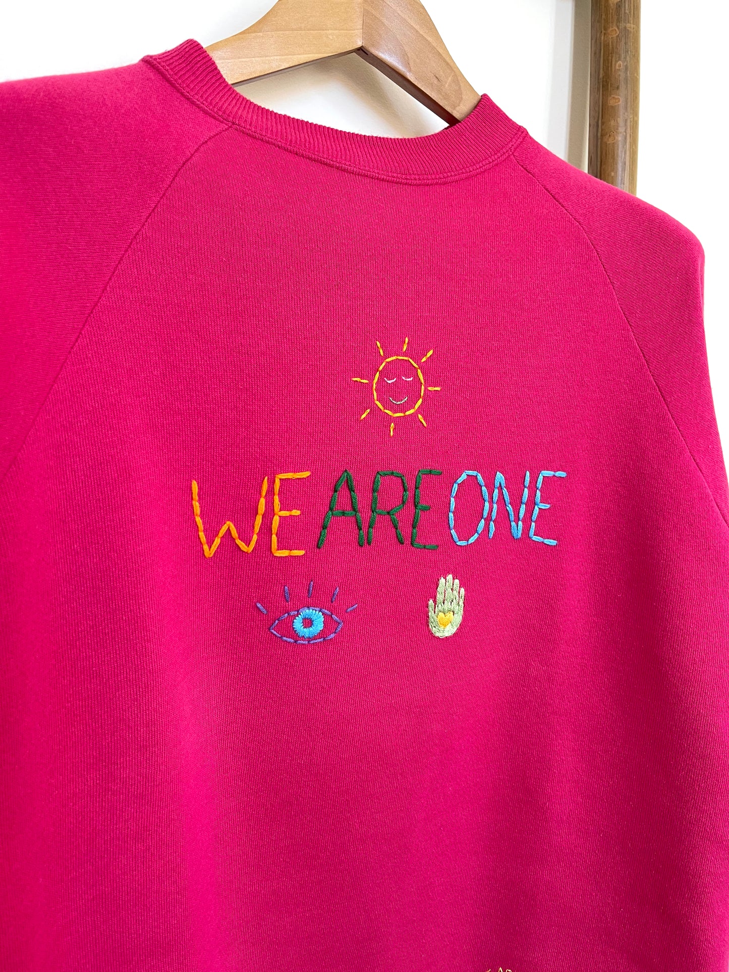 Sweat Vintage Brodé Mantra "WeAreOne" M