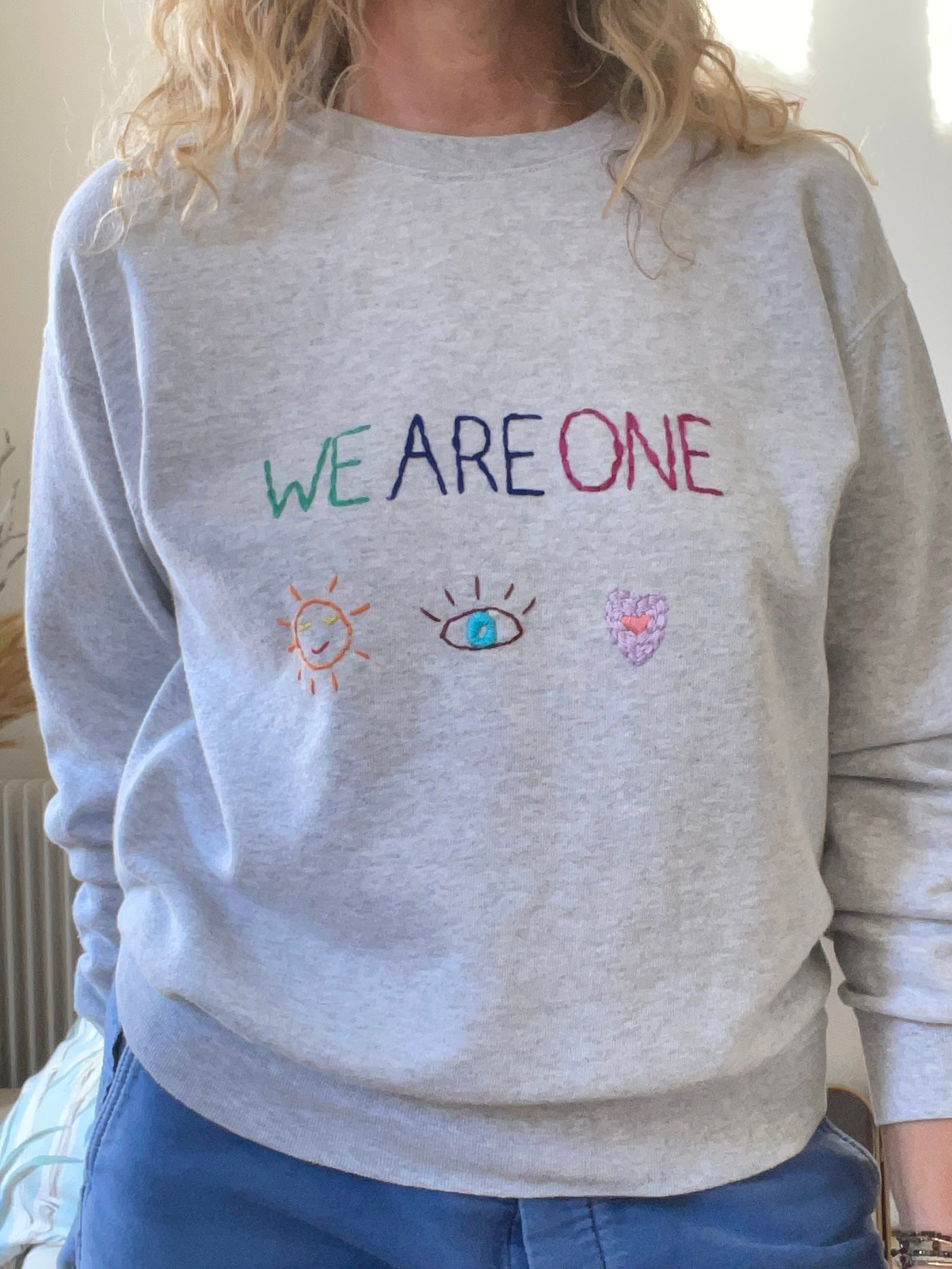 Sweat Vintage Brodé Mantra "WeAreOne" M