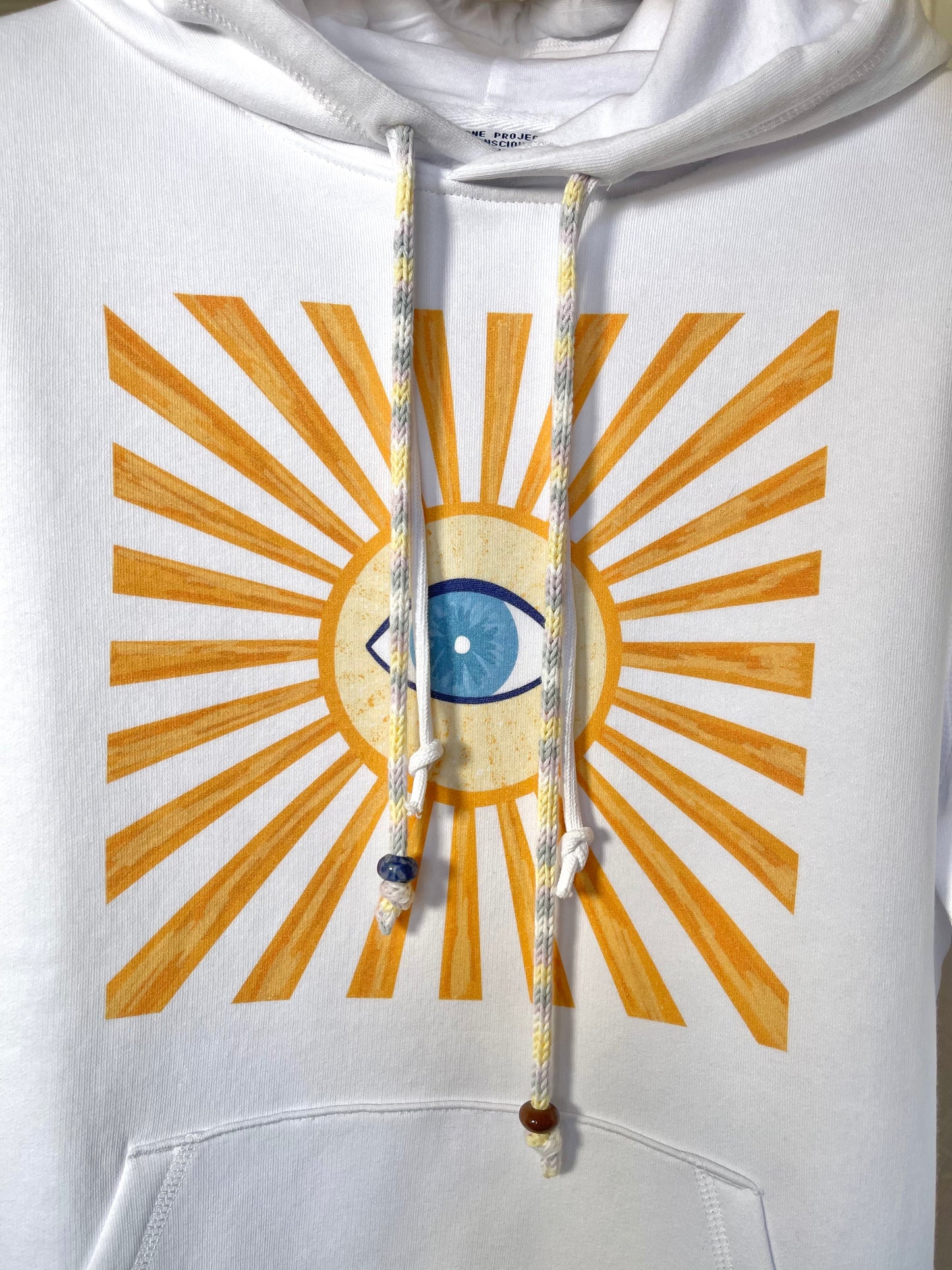 HOODIE blanc "Trust Your Visions" N°9
