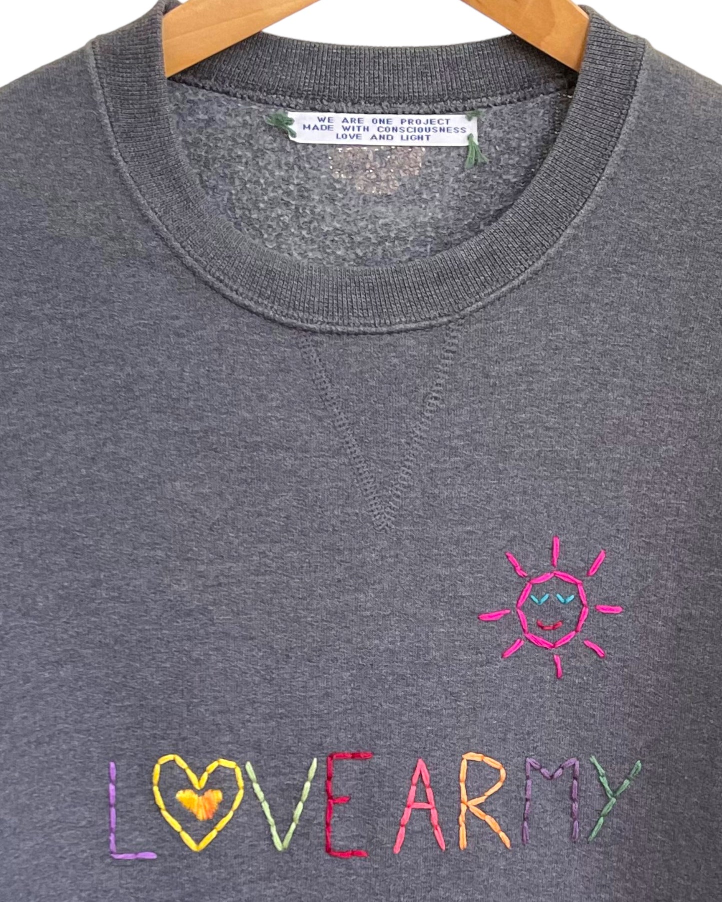 Sweat Vintage Brodé Mantra "Love Army » M