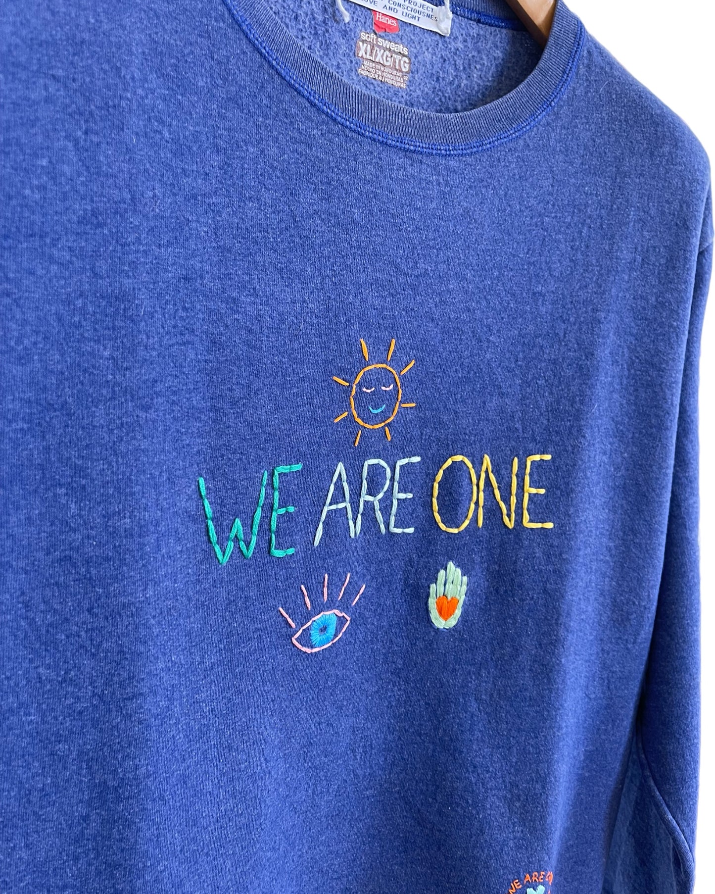 Sweat Vintage Brodé Mantra "WeAreOne" M