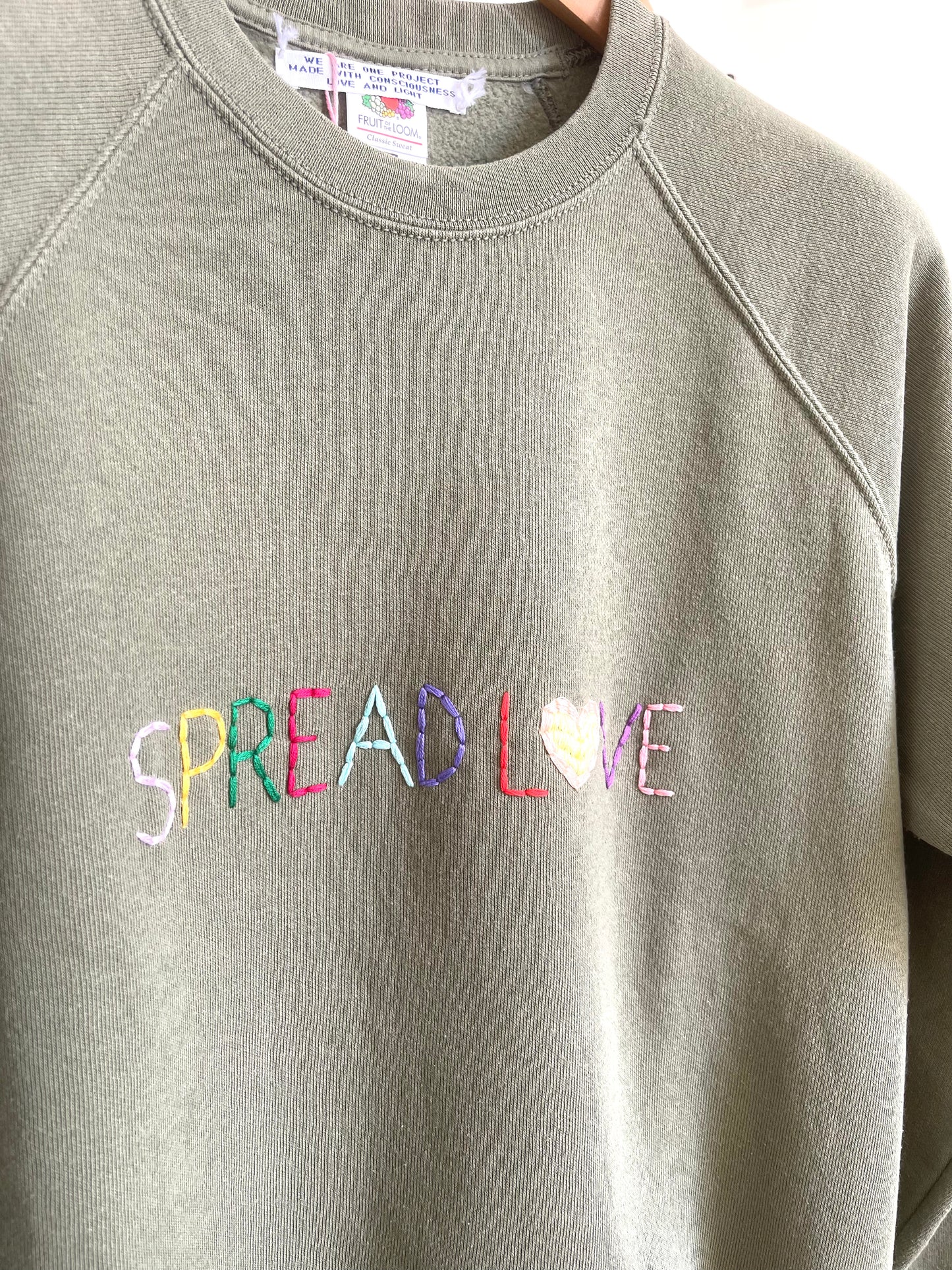 Sweat Vintage Brodé Mantra "Spread Love"