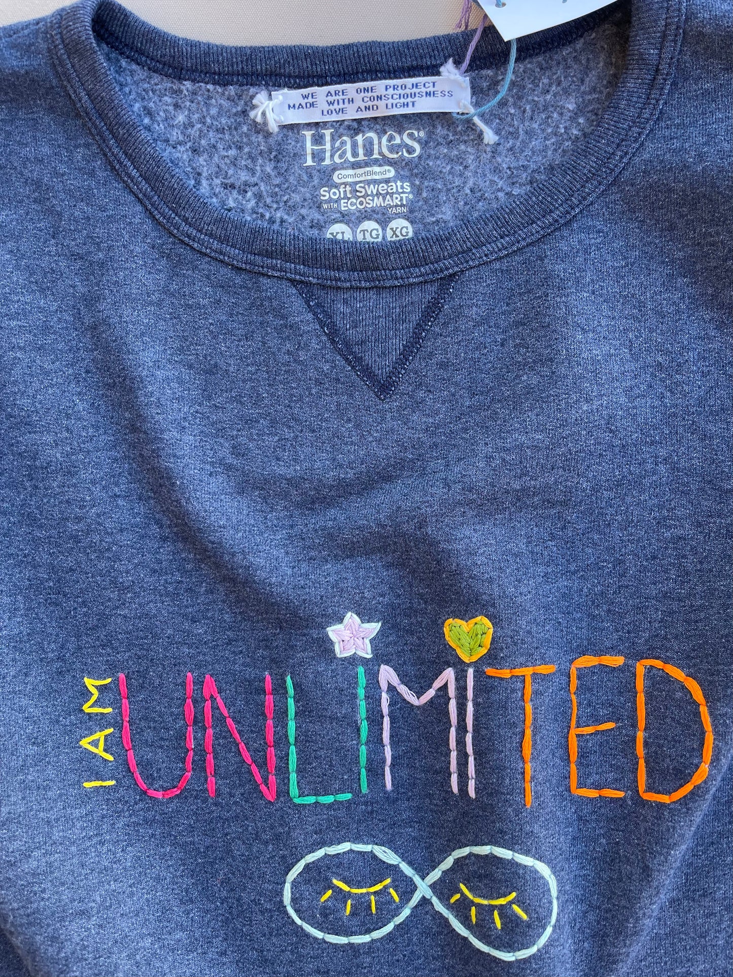 Sweat Vintage Brodé Mantra "I'mUnlimited"