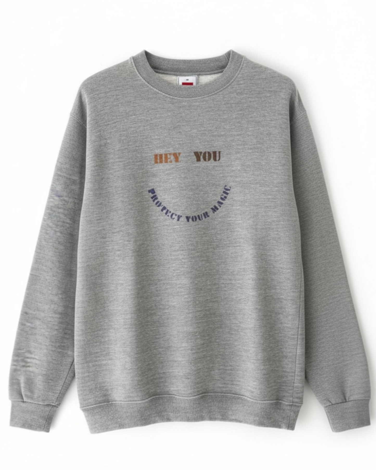 Sweat vintage Hanes Upcyclé avec un pochoir slogan "fuck normal i want magic" , piece unique