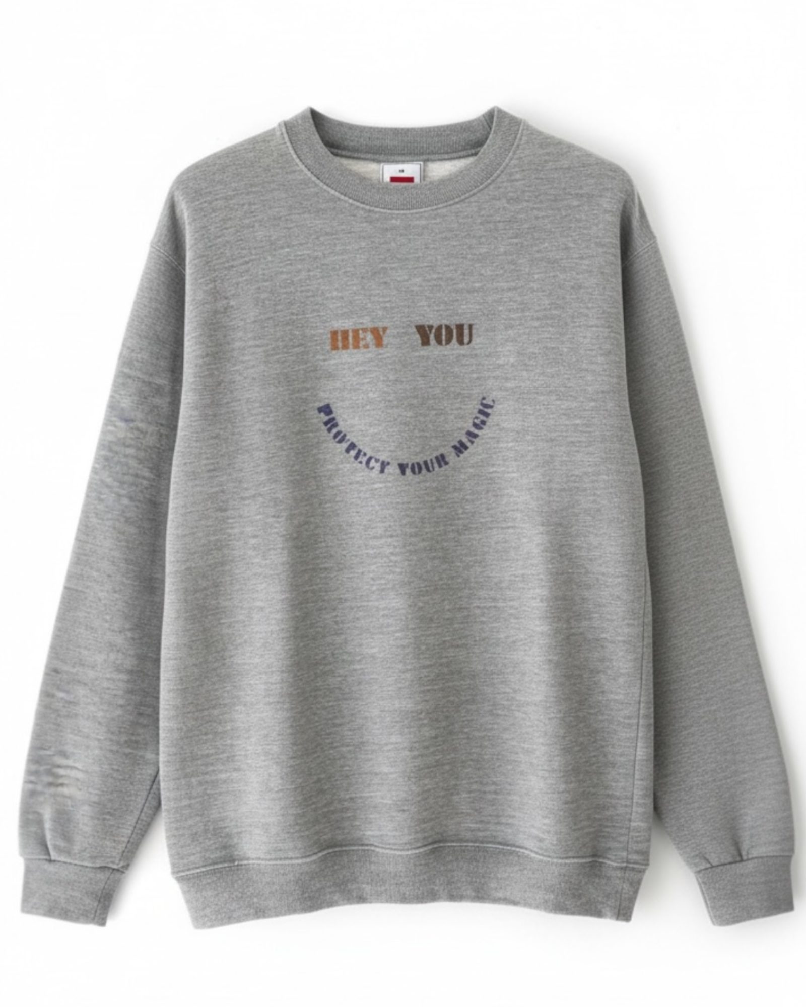 Sweat vintage Hanes Upcyclé avec un pochoir slogan "fuck normal i want magic" , piece unique